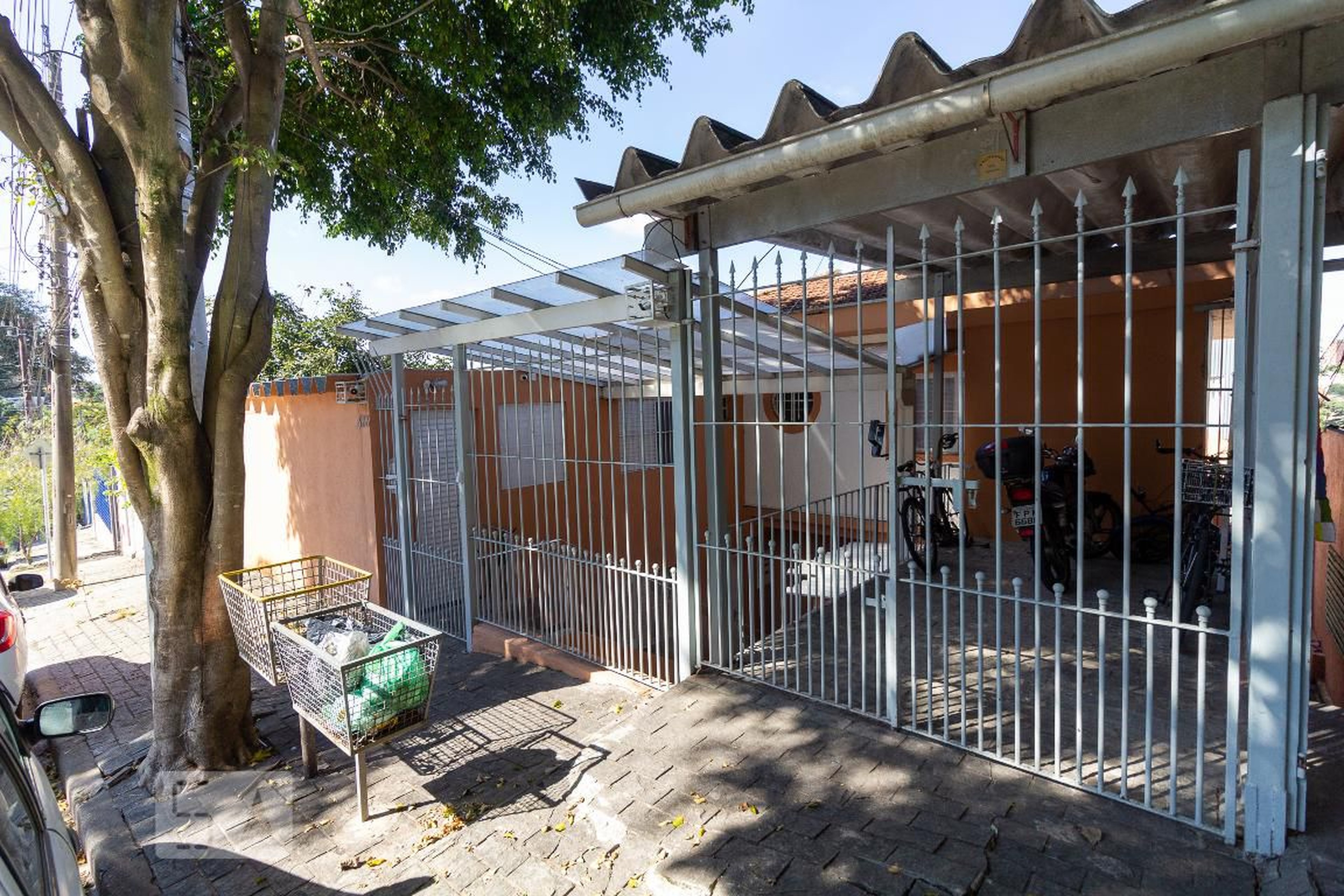 Fachada Condomínio em Rua Manoel Gonçalves Mão Cheia, 433