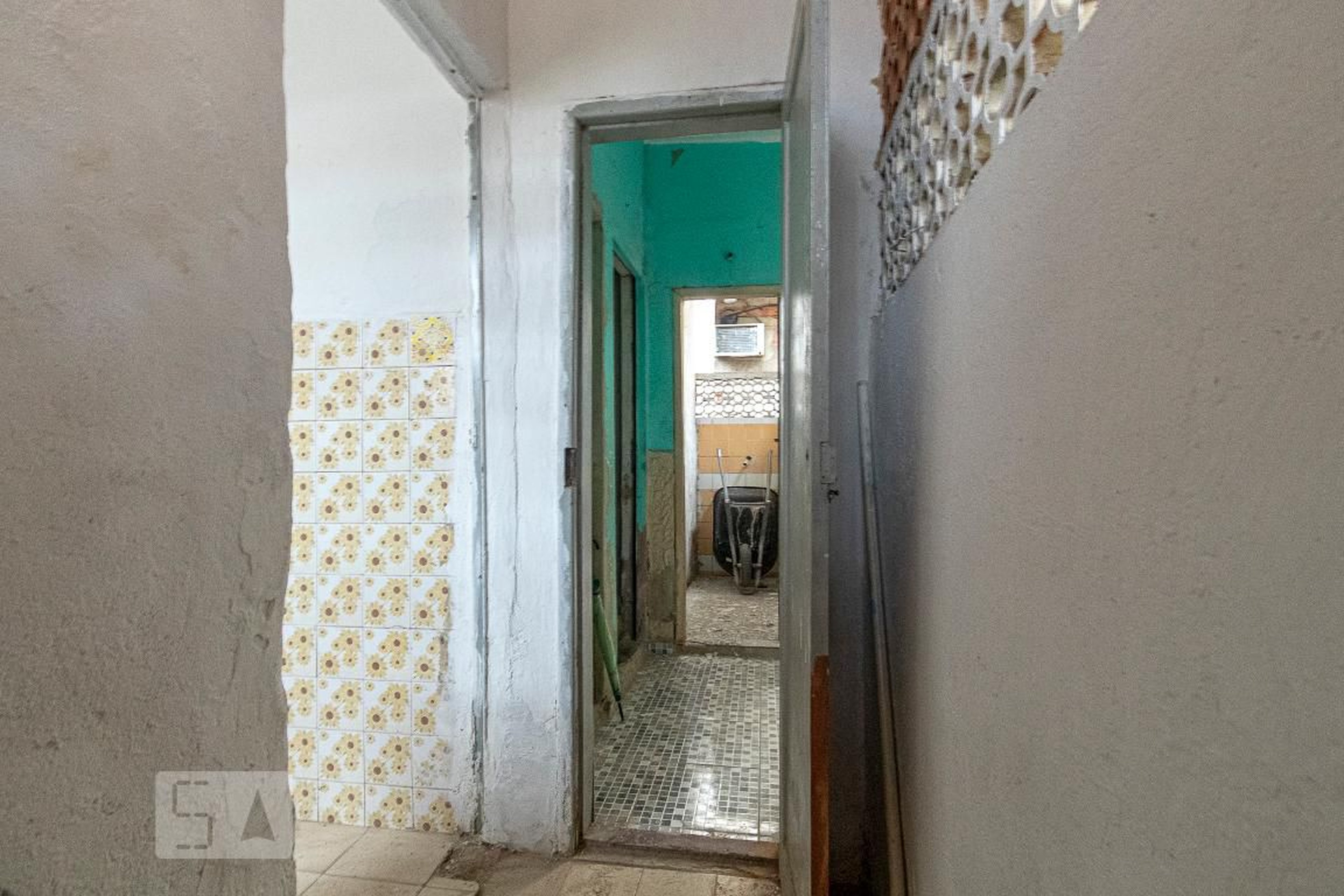 Entrada Condomínio em Rua Andaluzia, 561