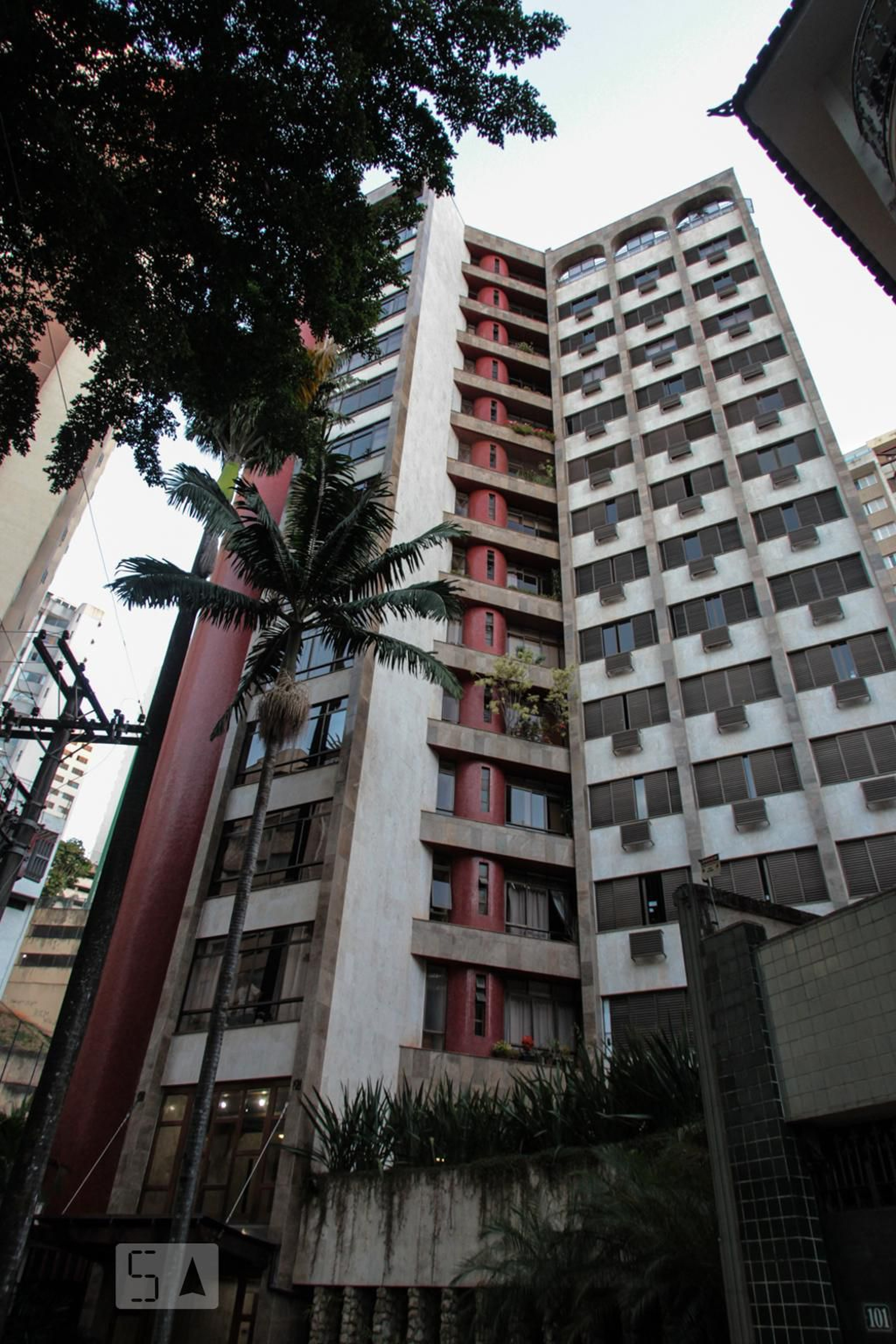 Fachada Condomínio em Praça Miguel Chquiloff, 61
