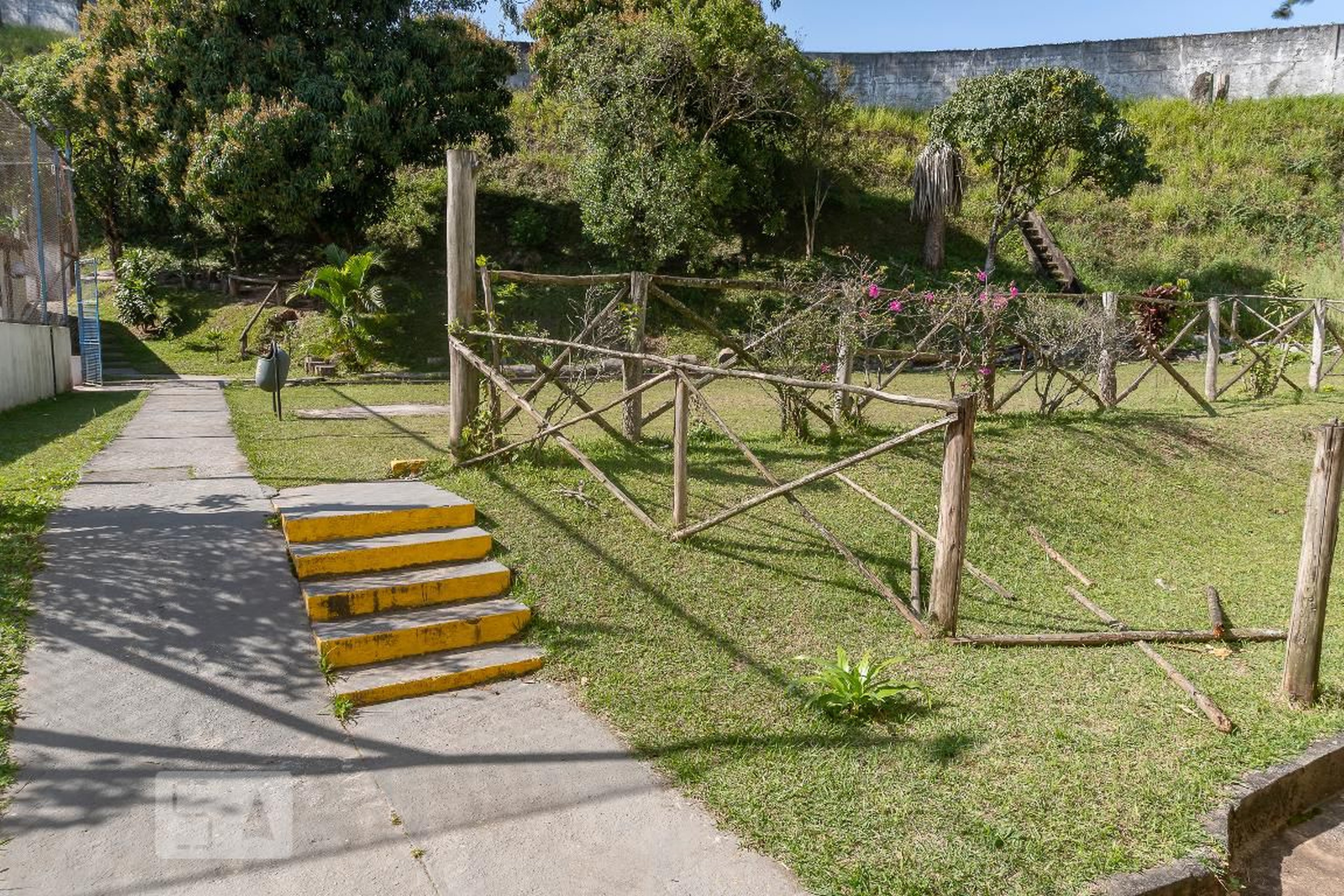 Área Externa - Conjunto Residencial Caminho do Mar