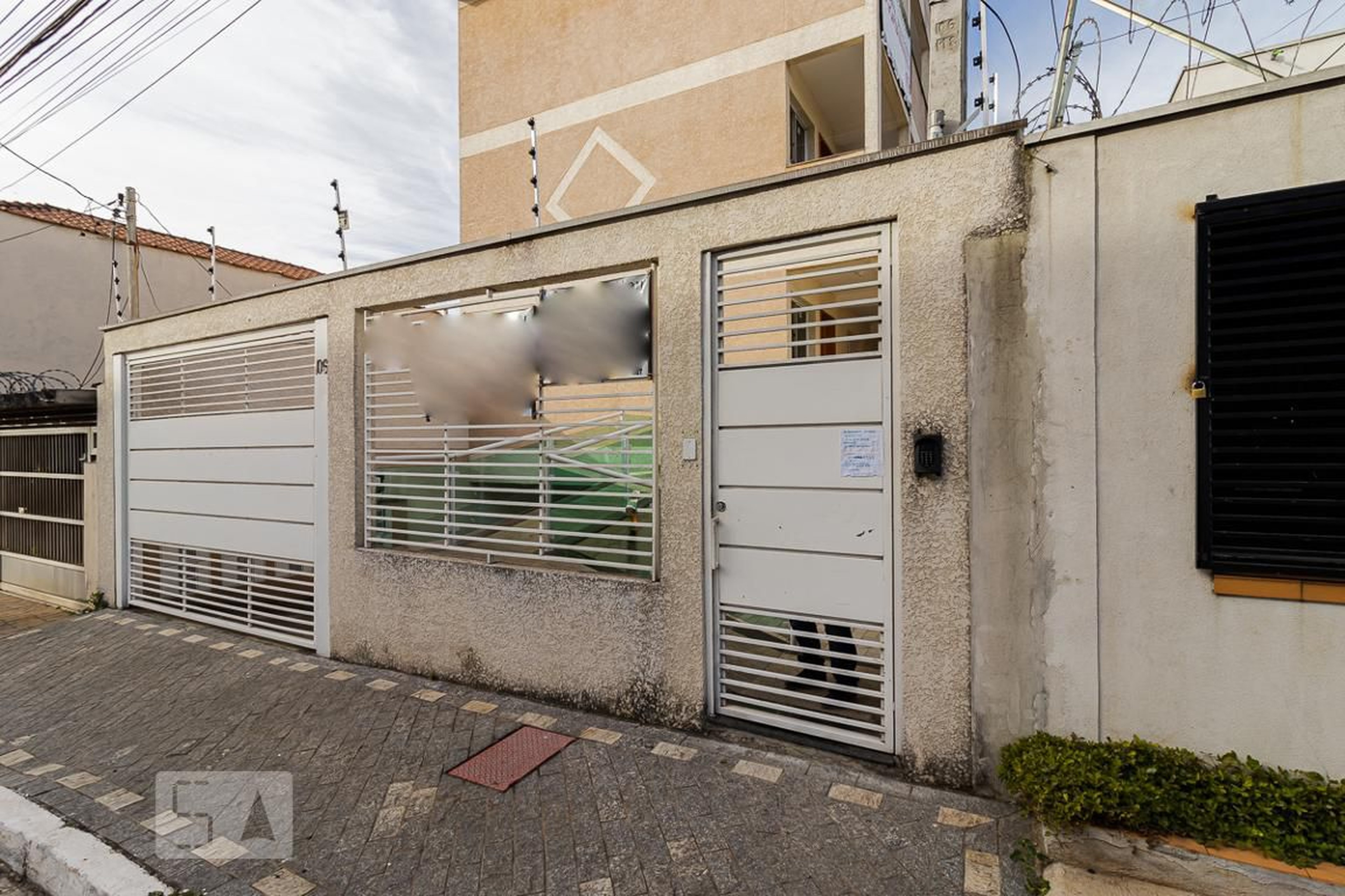 Fachada Condomínio em Rua Budapeste, 108