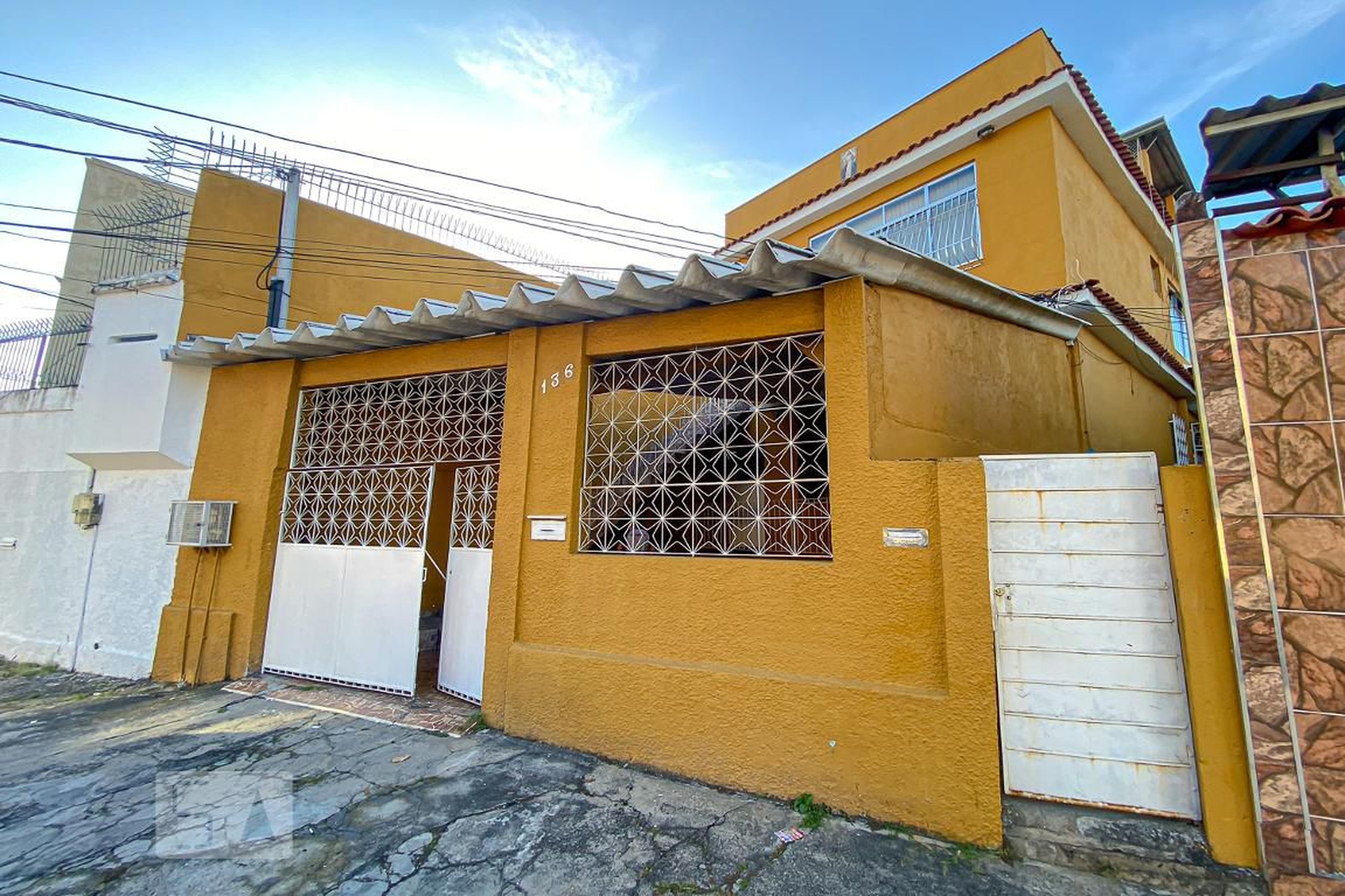 Fachada Condomínio em Rua Guacira, 136