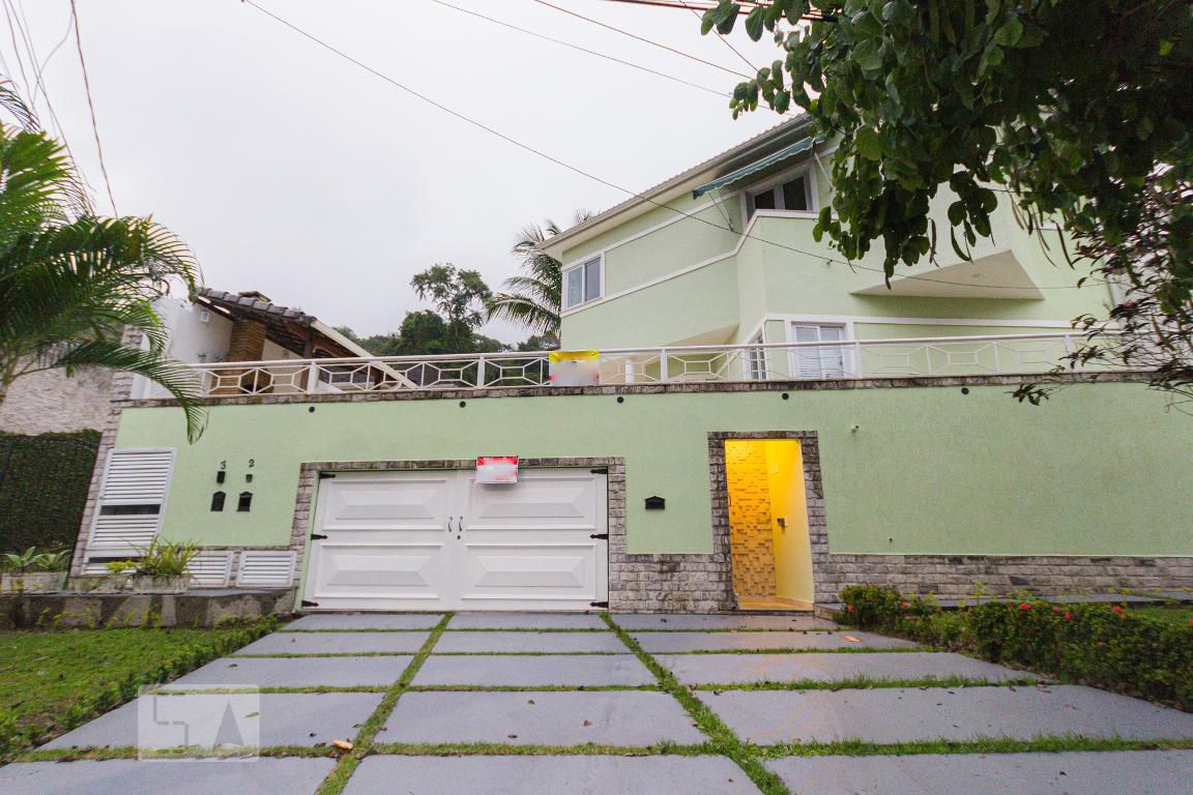 Fachada Condomínio em Rua Araticum, 1435