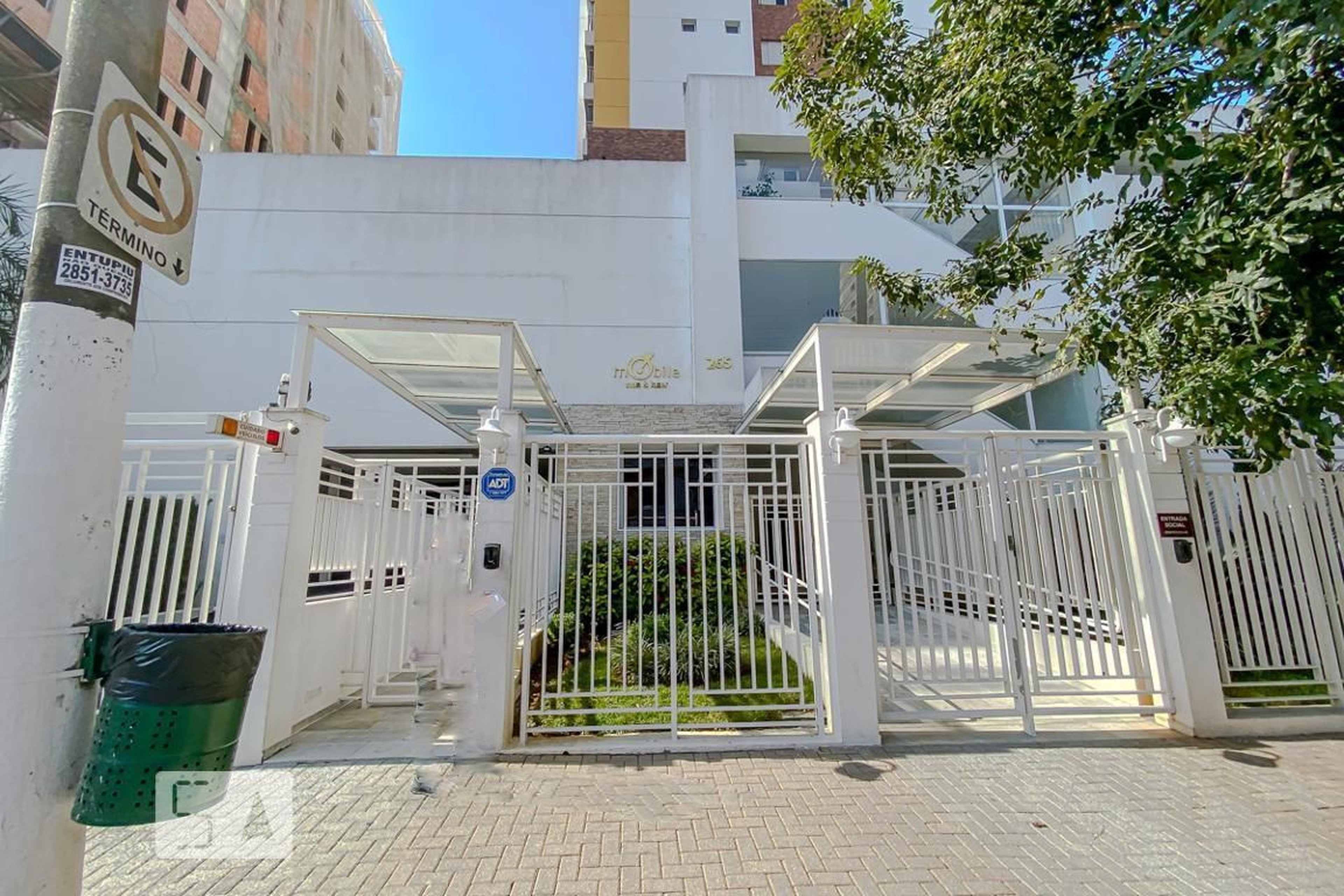 Fachada Condomínio em Rua Coronel Gustavo Santiago, 150