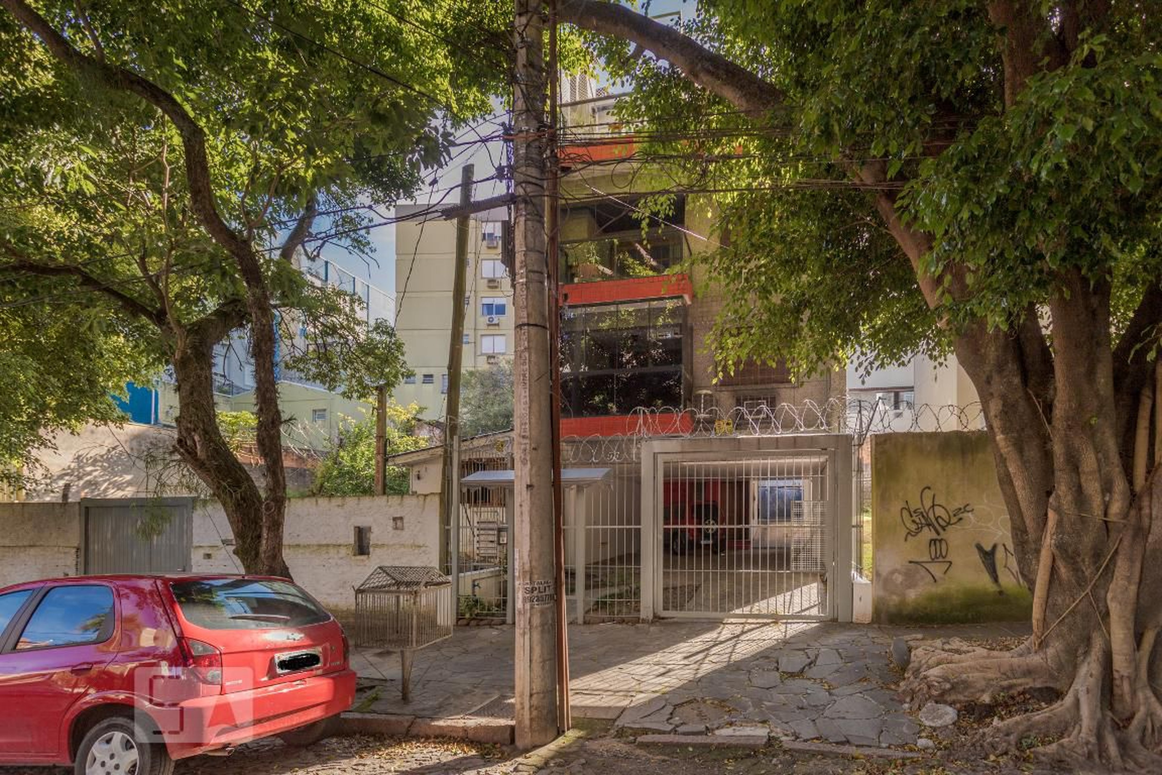 Fachada Condomínio em Rua Alvares de Azevedo, 58