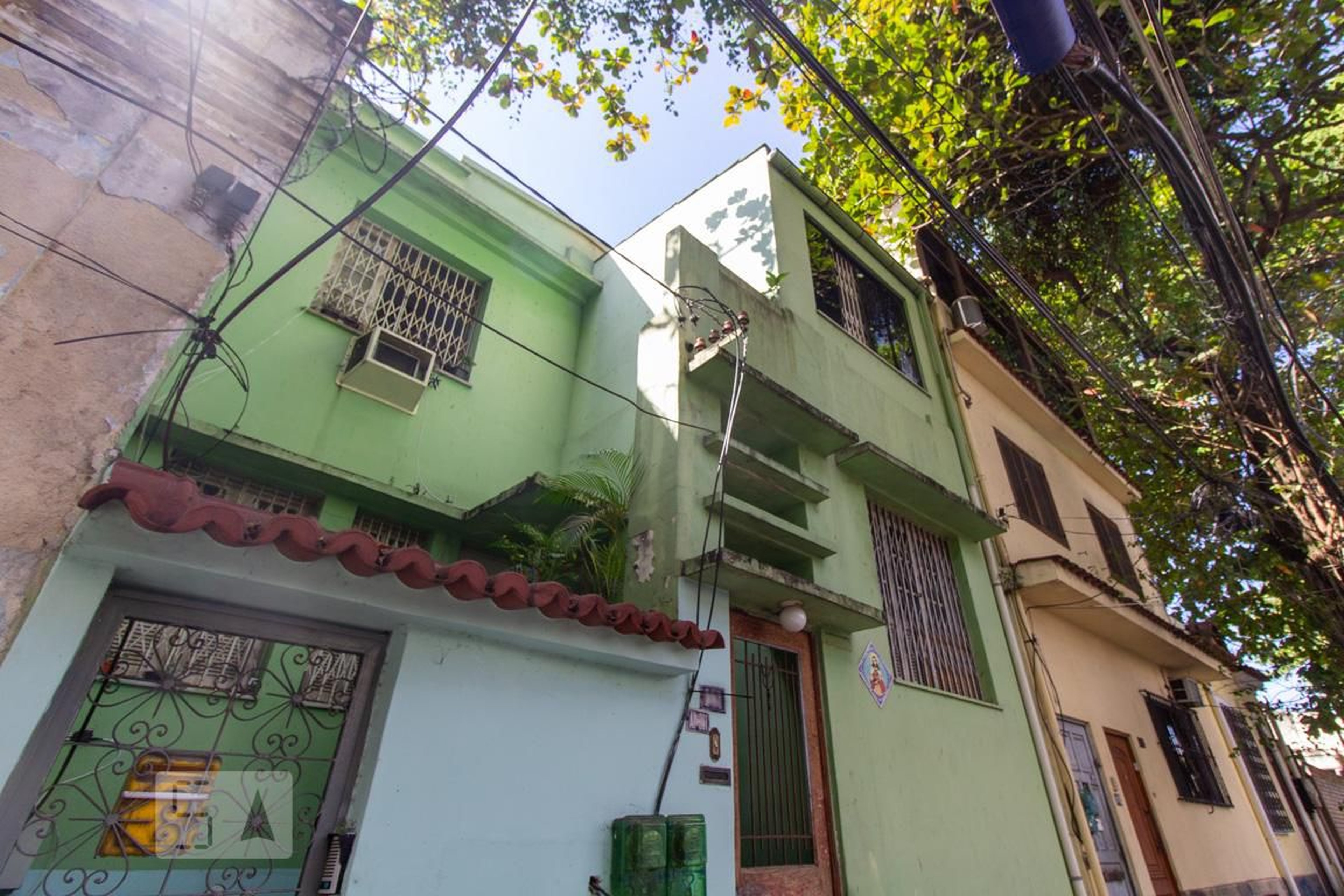 Fachada Condomínio em Rua Paula Matos, 181