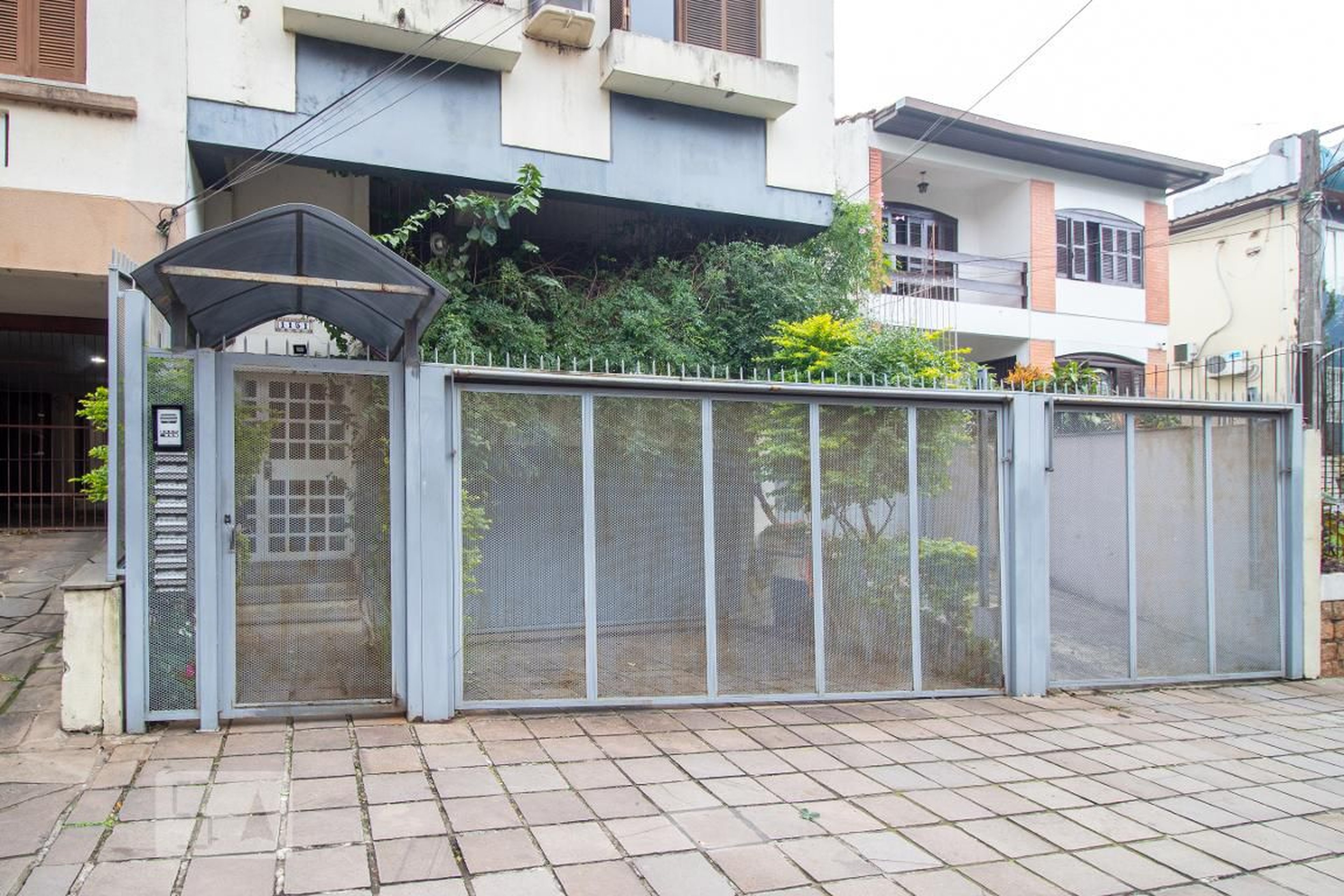 Fachada Condomínio em Rua Doutor Eduardo Chartier, 1151