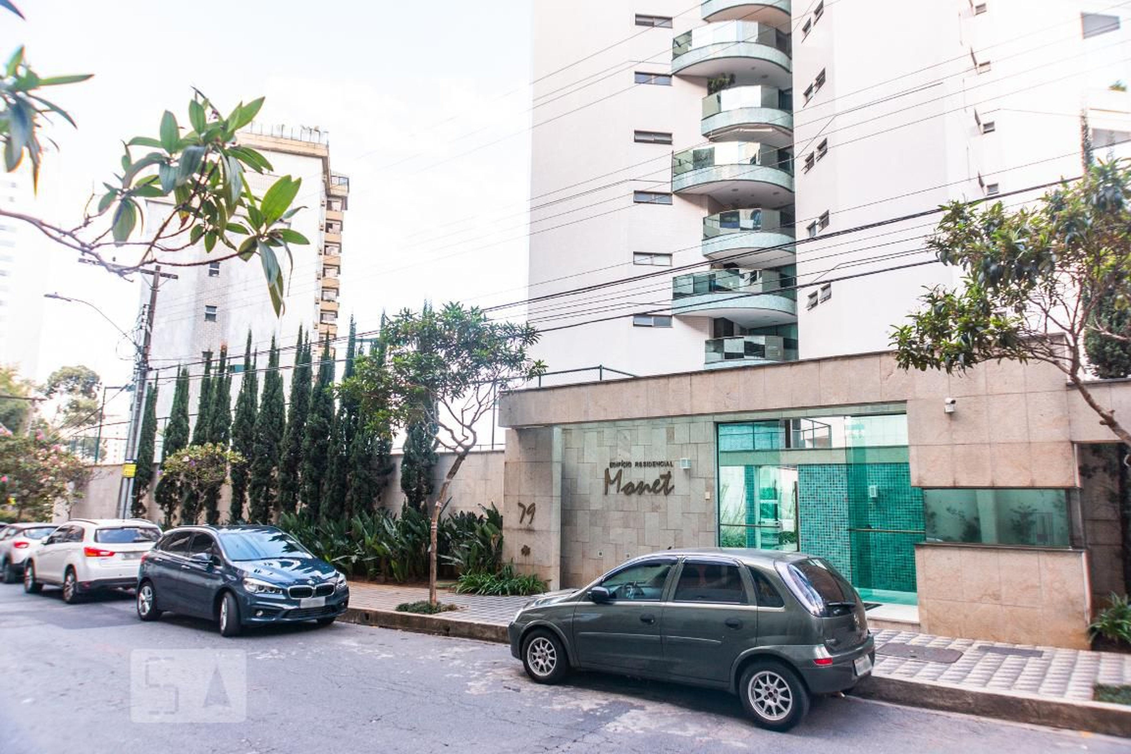 Fachada Condomínio em Rua Flavita Bretas, 79