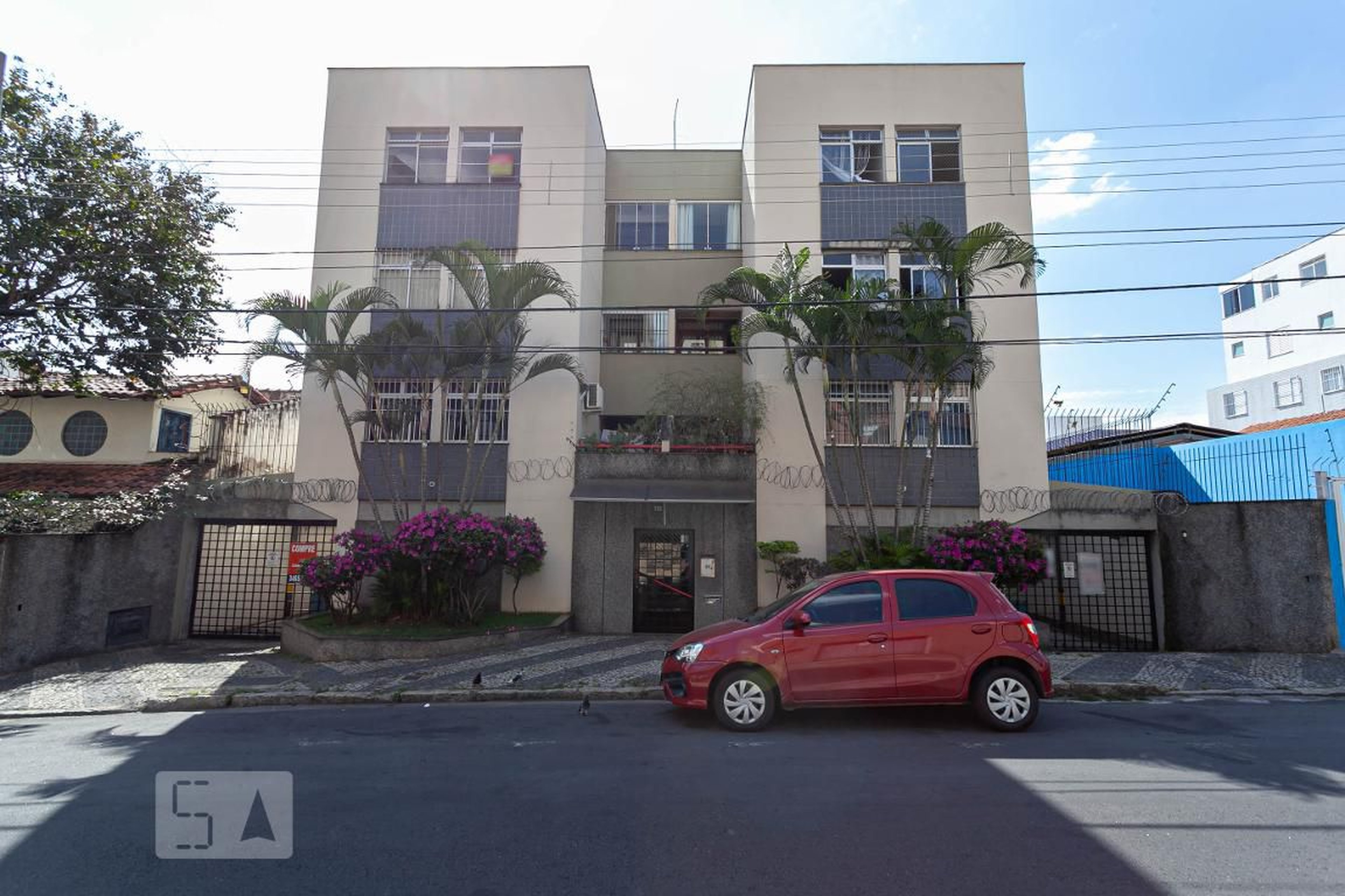 Fachada do prédio Condomínio em Rua Guaranésia, 358