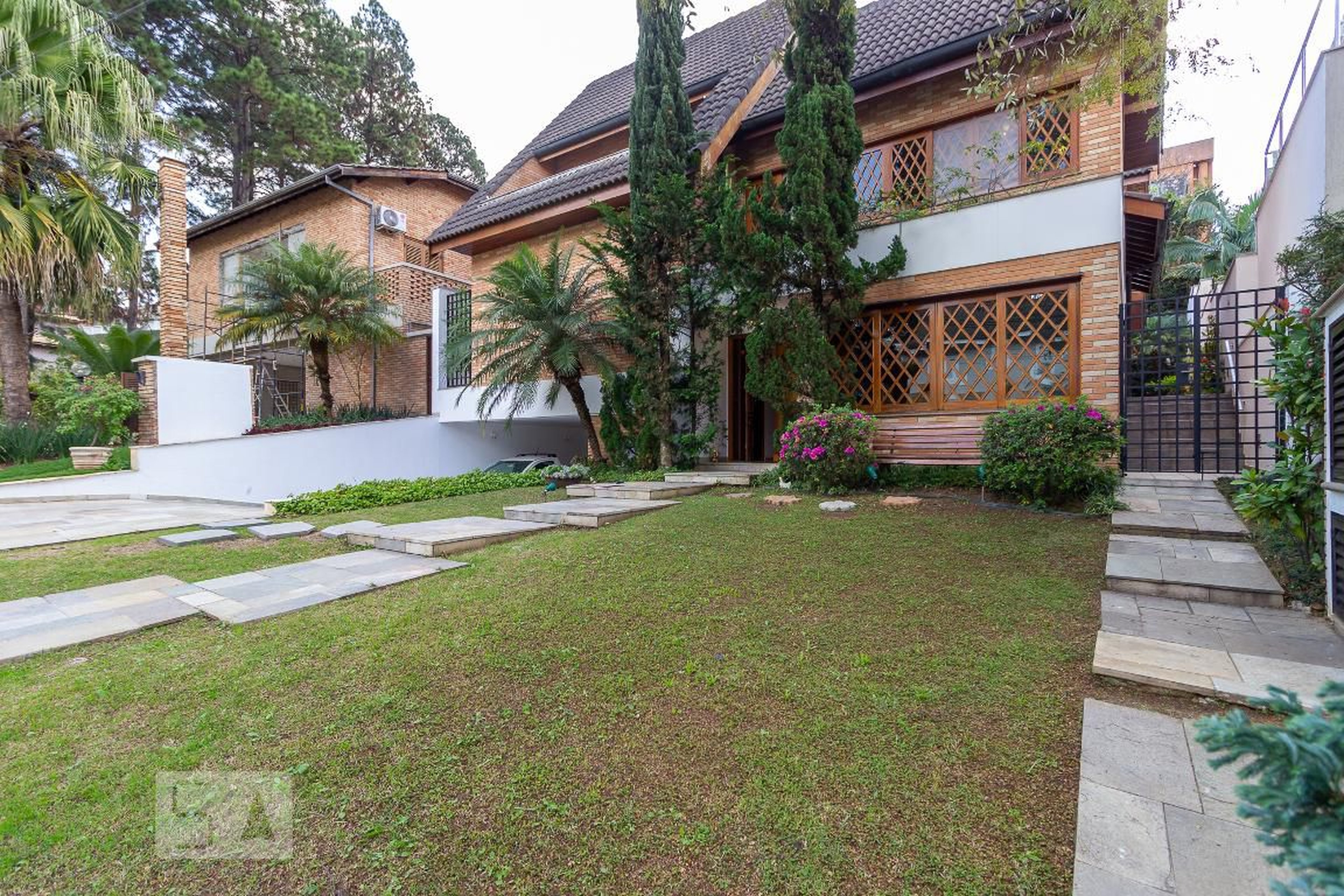 Fachada Condomínio em Alameda Piratinins, 259