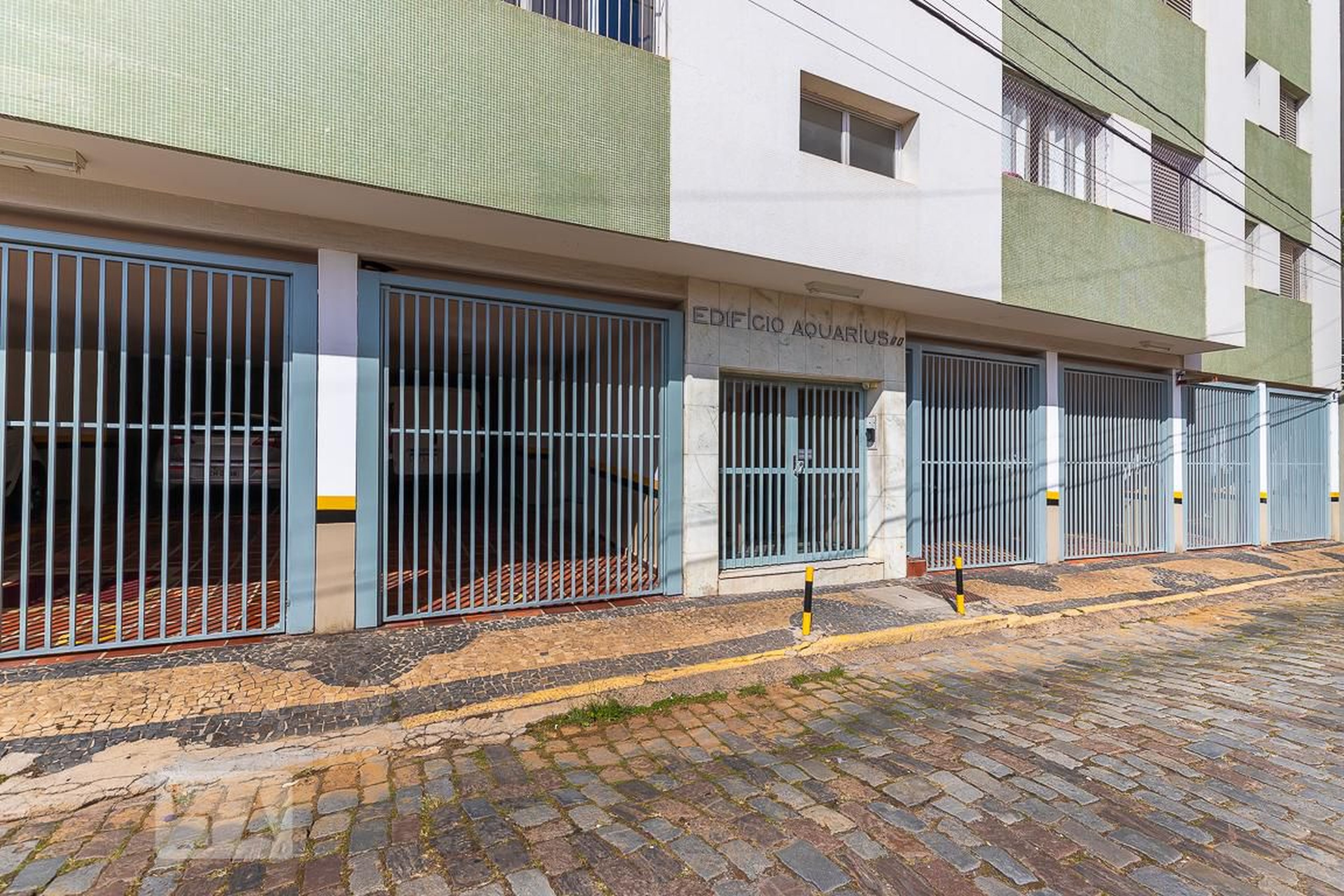 Fachada Condomínio em Travessa Jorge Norton, 90