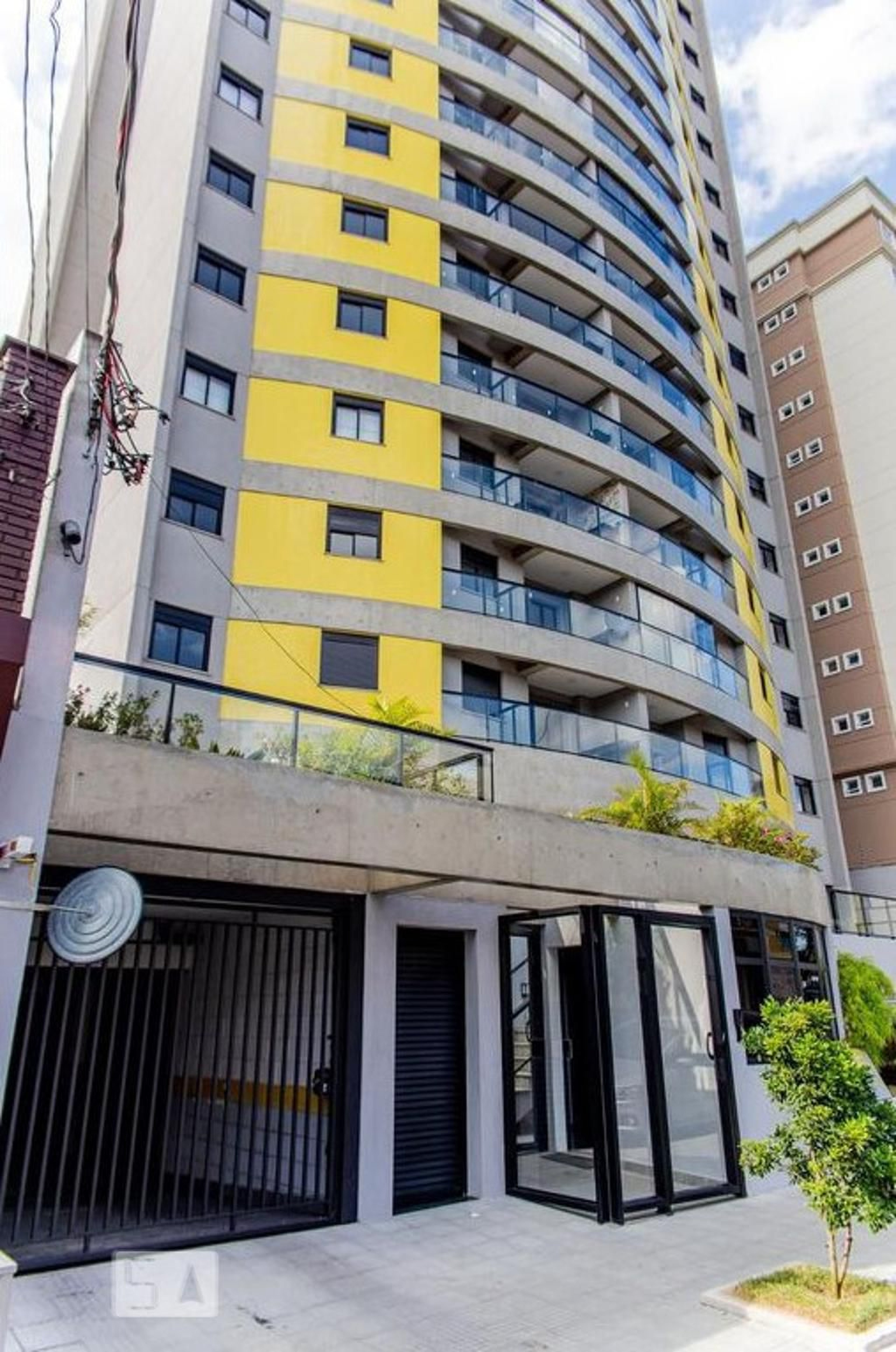 Fachada Condomínio em Avenida Doutor Antônio Álvaro, 595