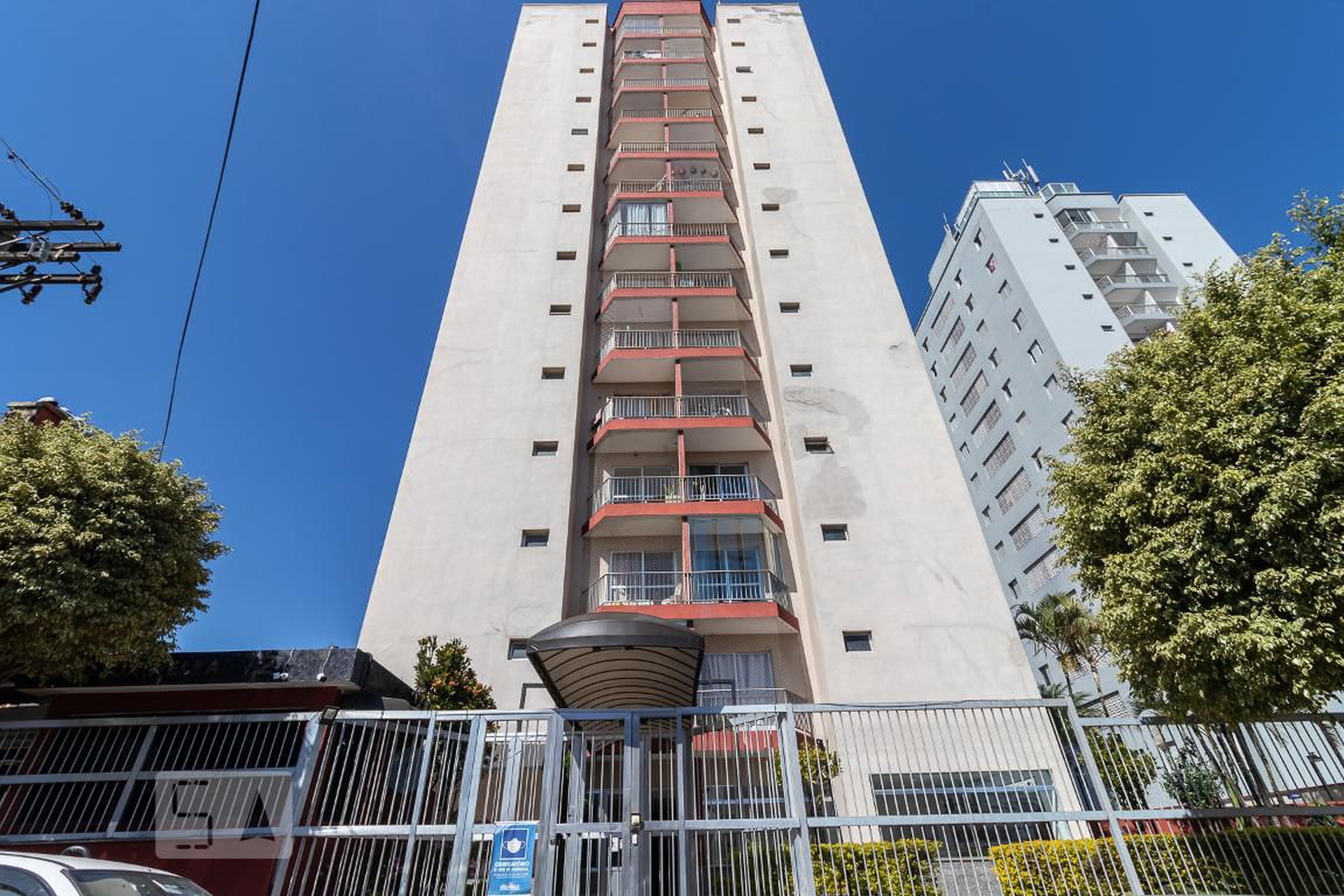 Fachada do Condomínio Edifício Daniella