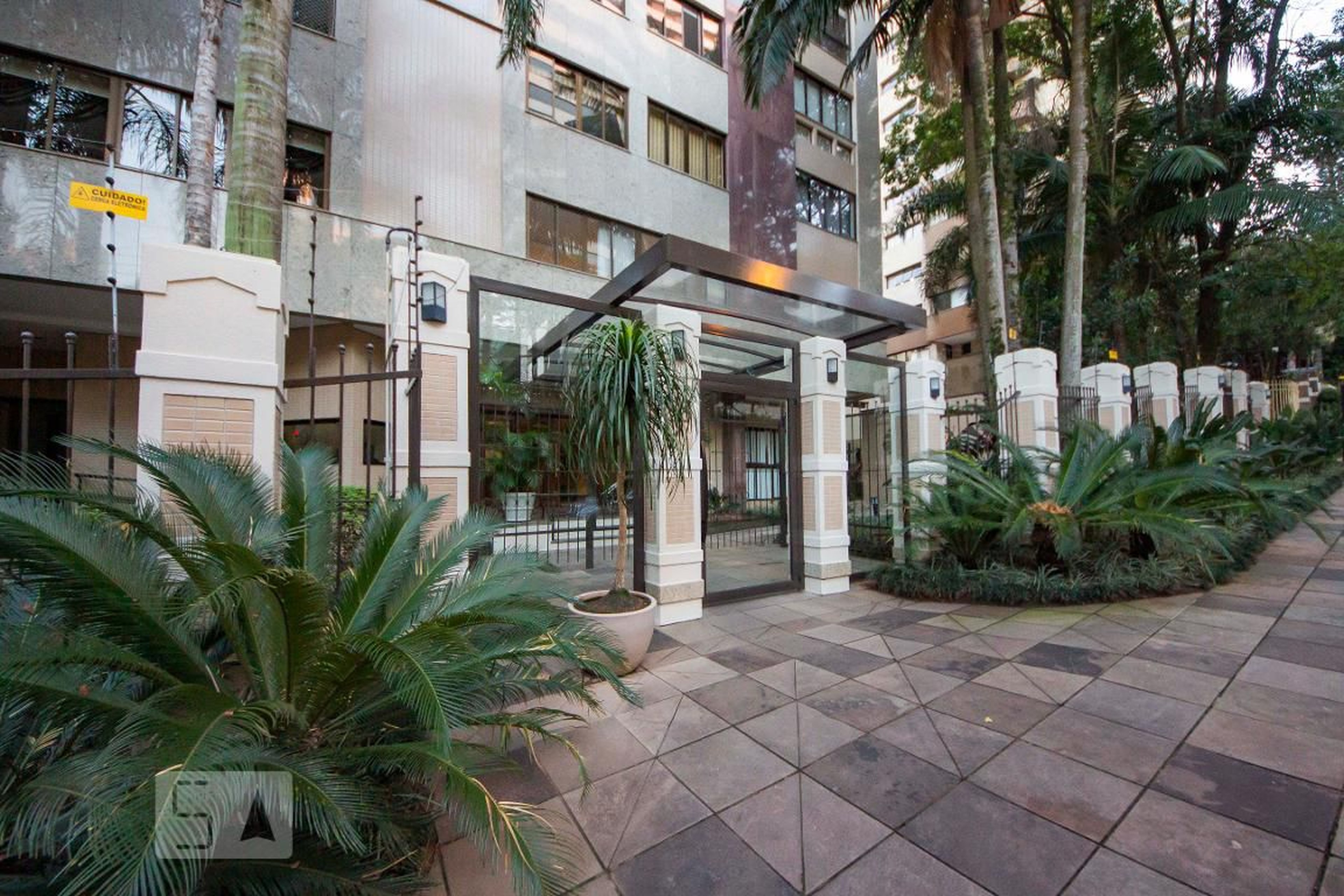 Fachada do Condomínio Condomínio em Avenida Luiz Manoel Gonzaga, 58