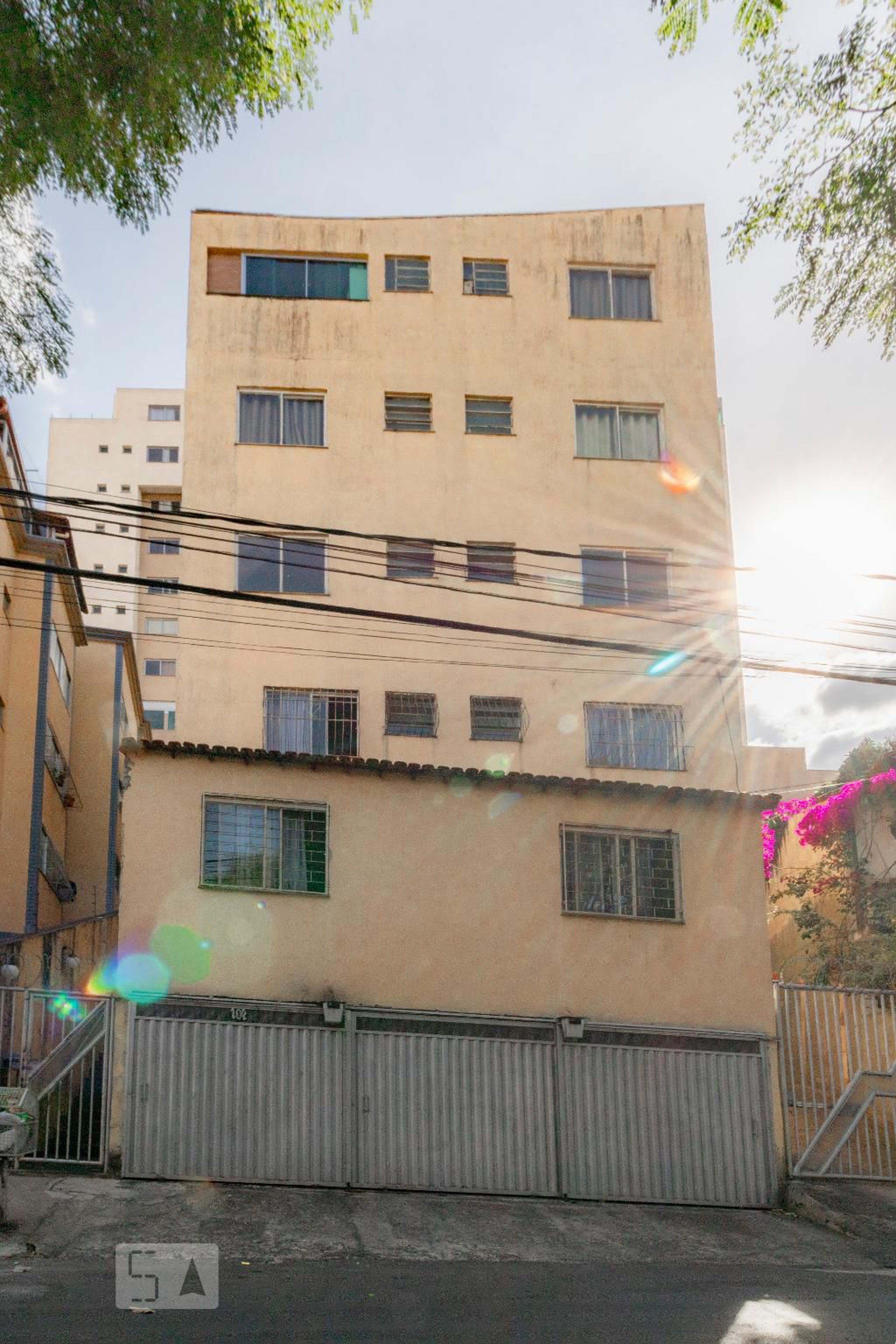 Fachada Condomínio em Rua Vênus, 104
