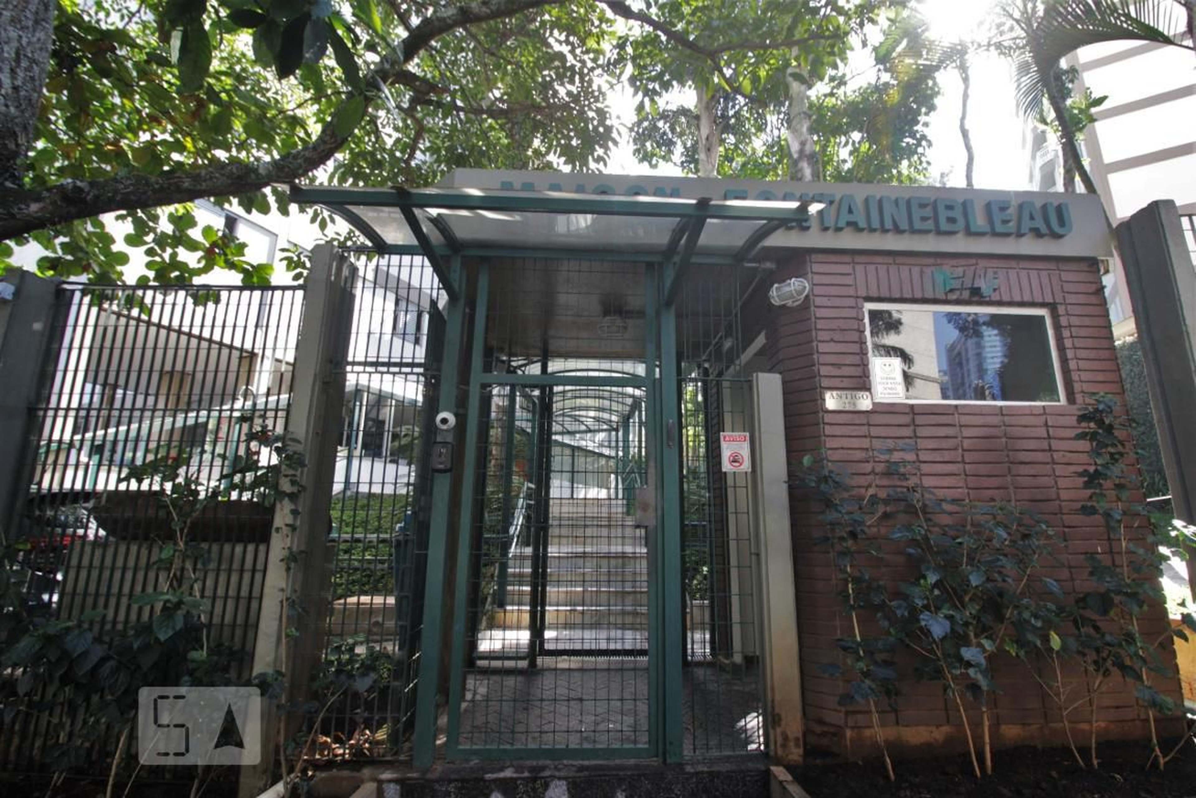 Fachada Condomínio Maison Fontantainebleau