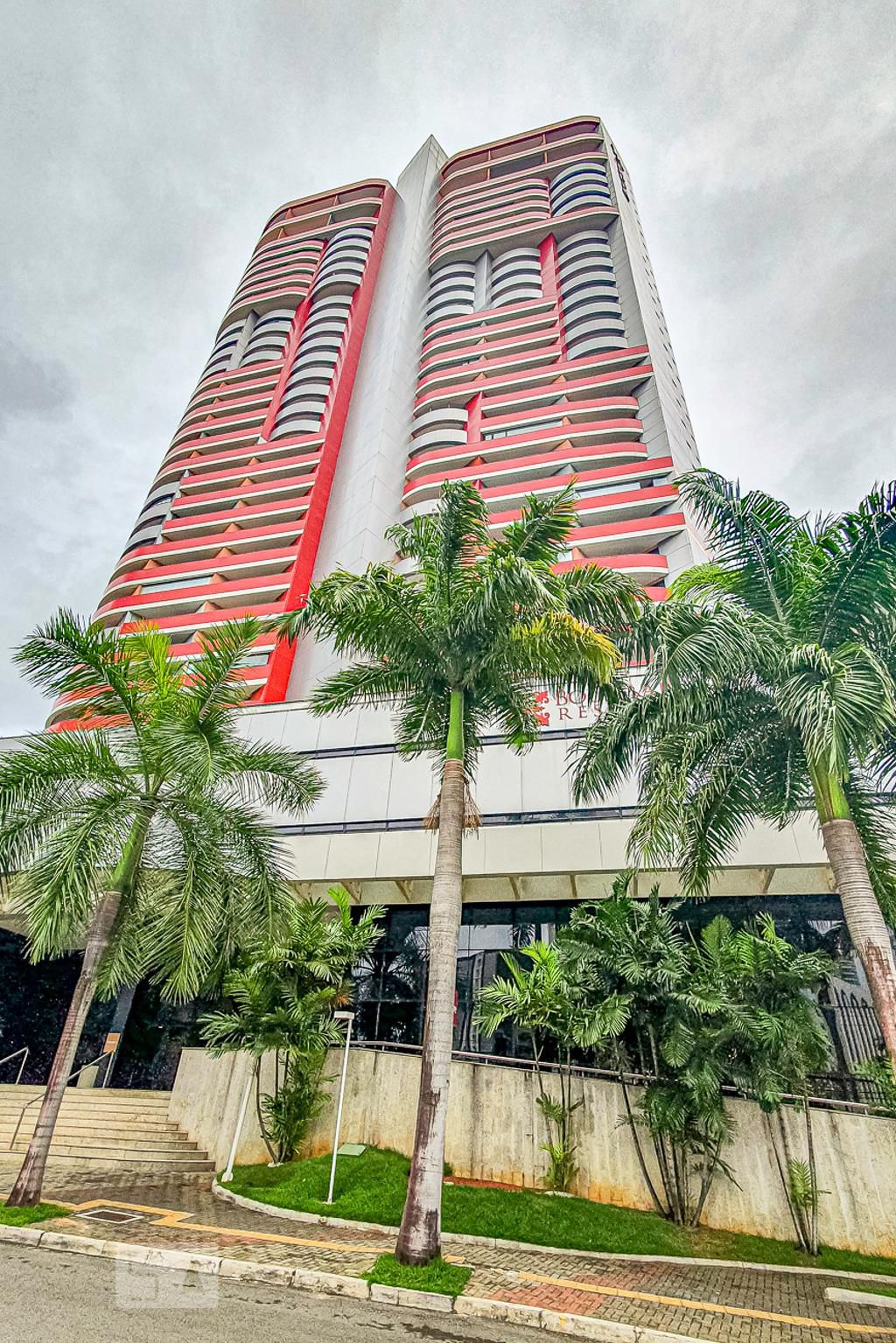 Fachada Condomínio Mercure Salvador Boulevard