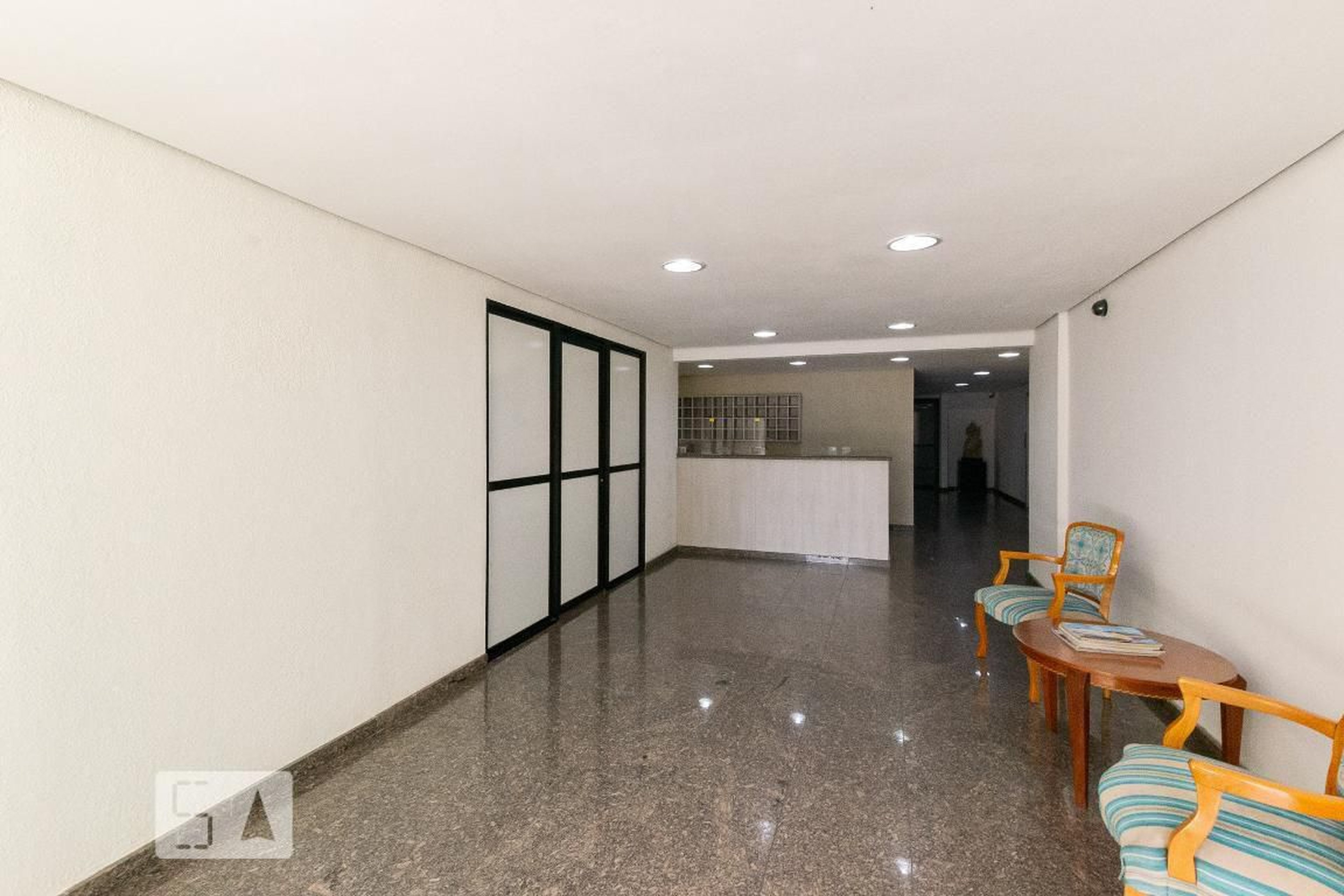 Hall Social - Gold star