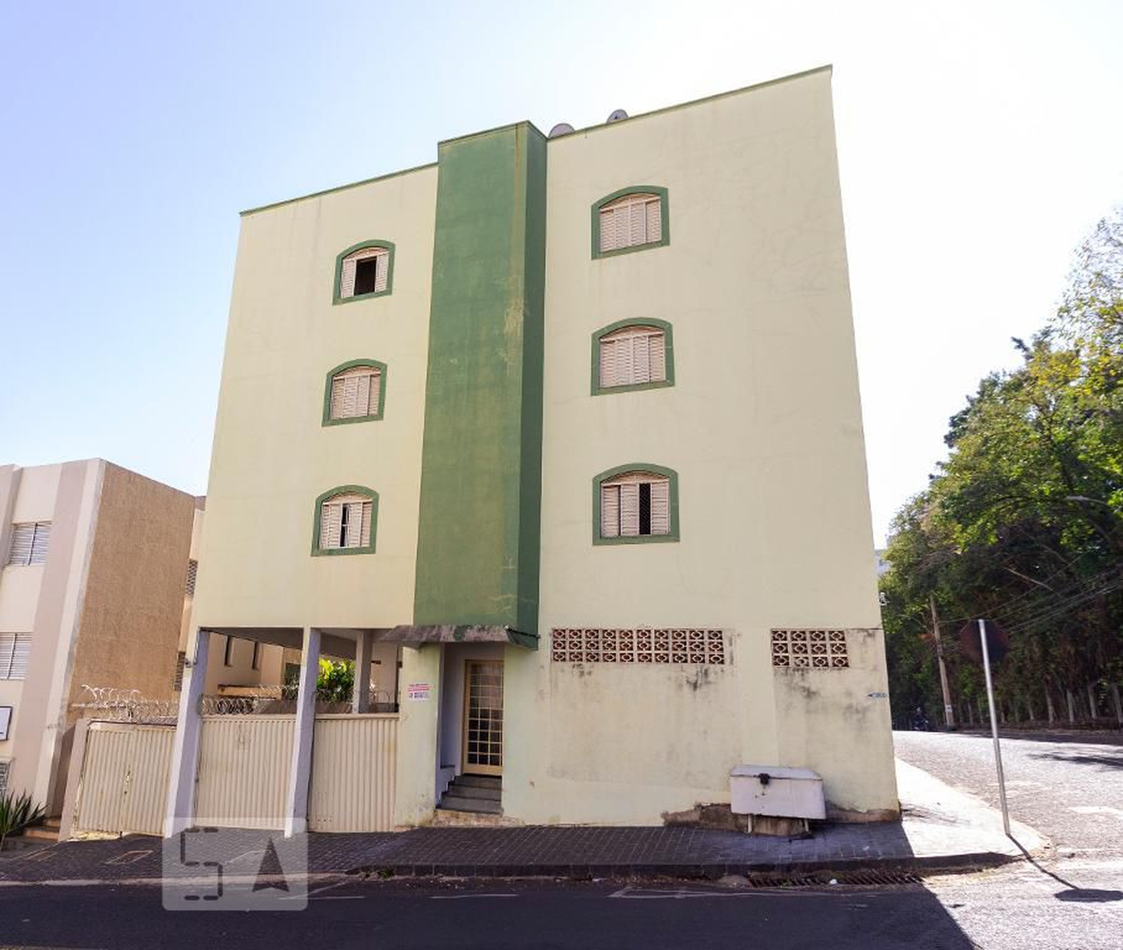 Fachada Condomínio em Rua Machado de Assis, 1483