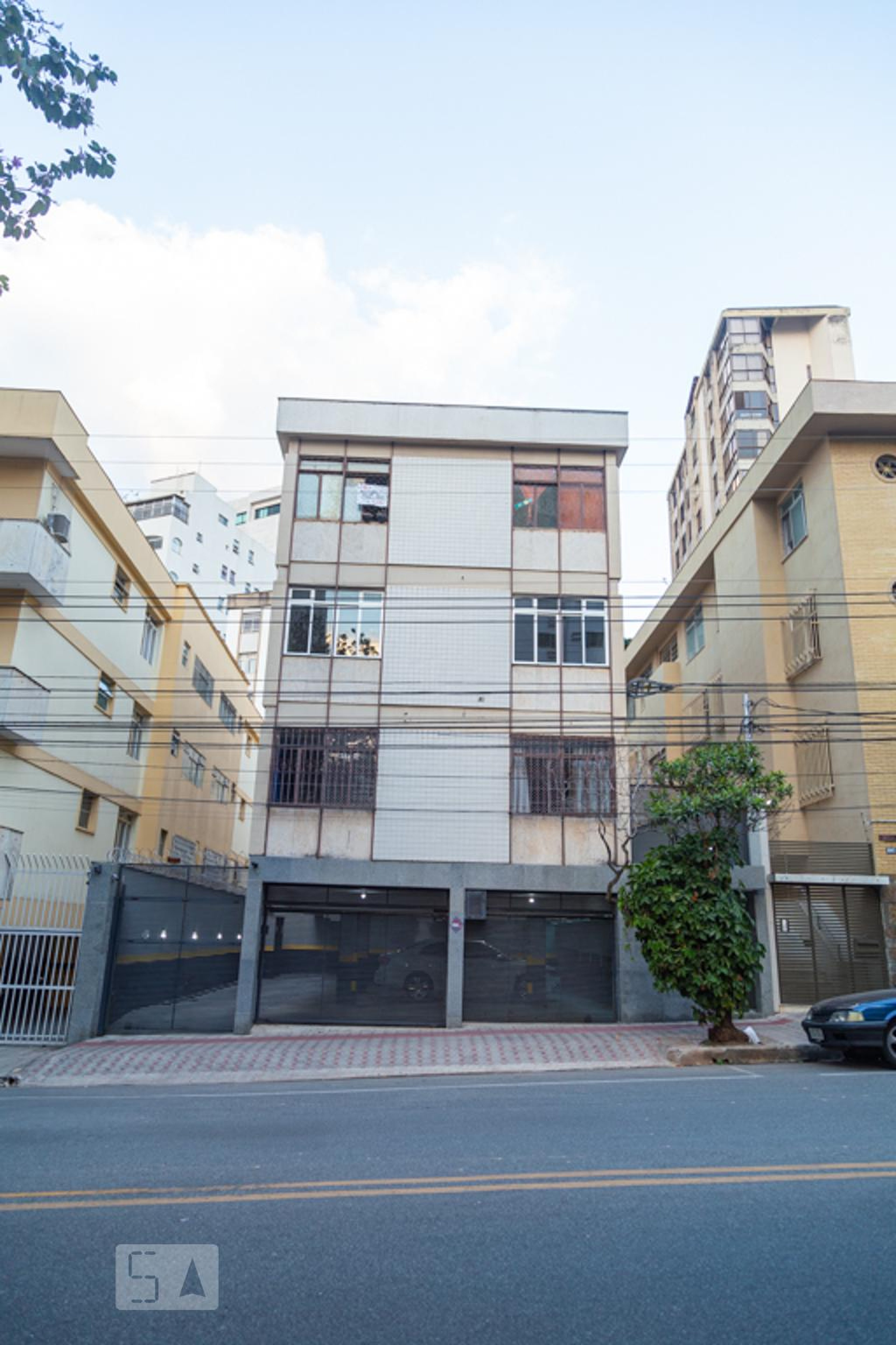 Fachada Condomínio em Rua do Uruguai, 883