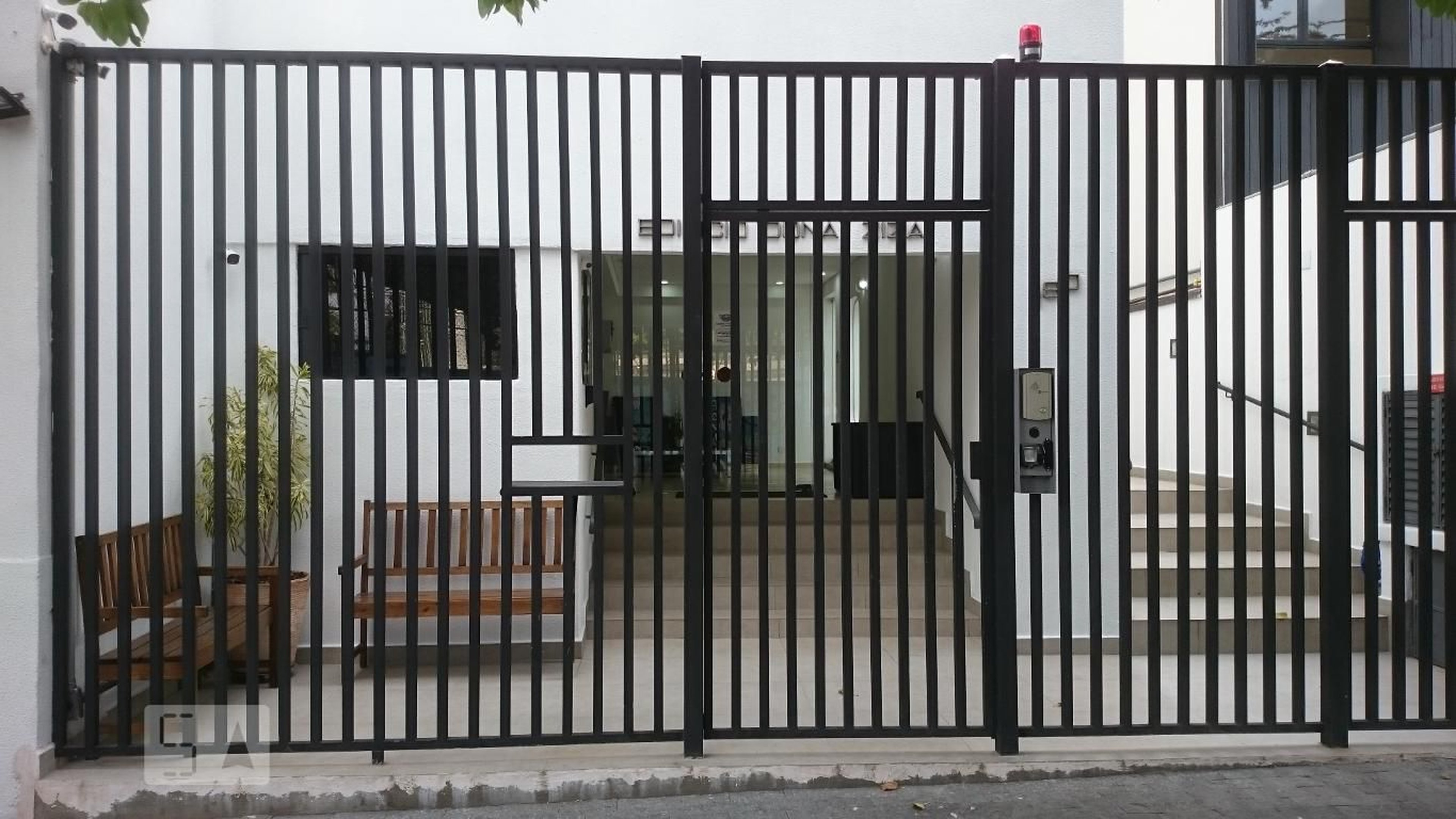 Fachada Condomínio em Rua Cerro Corá, 748