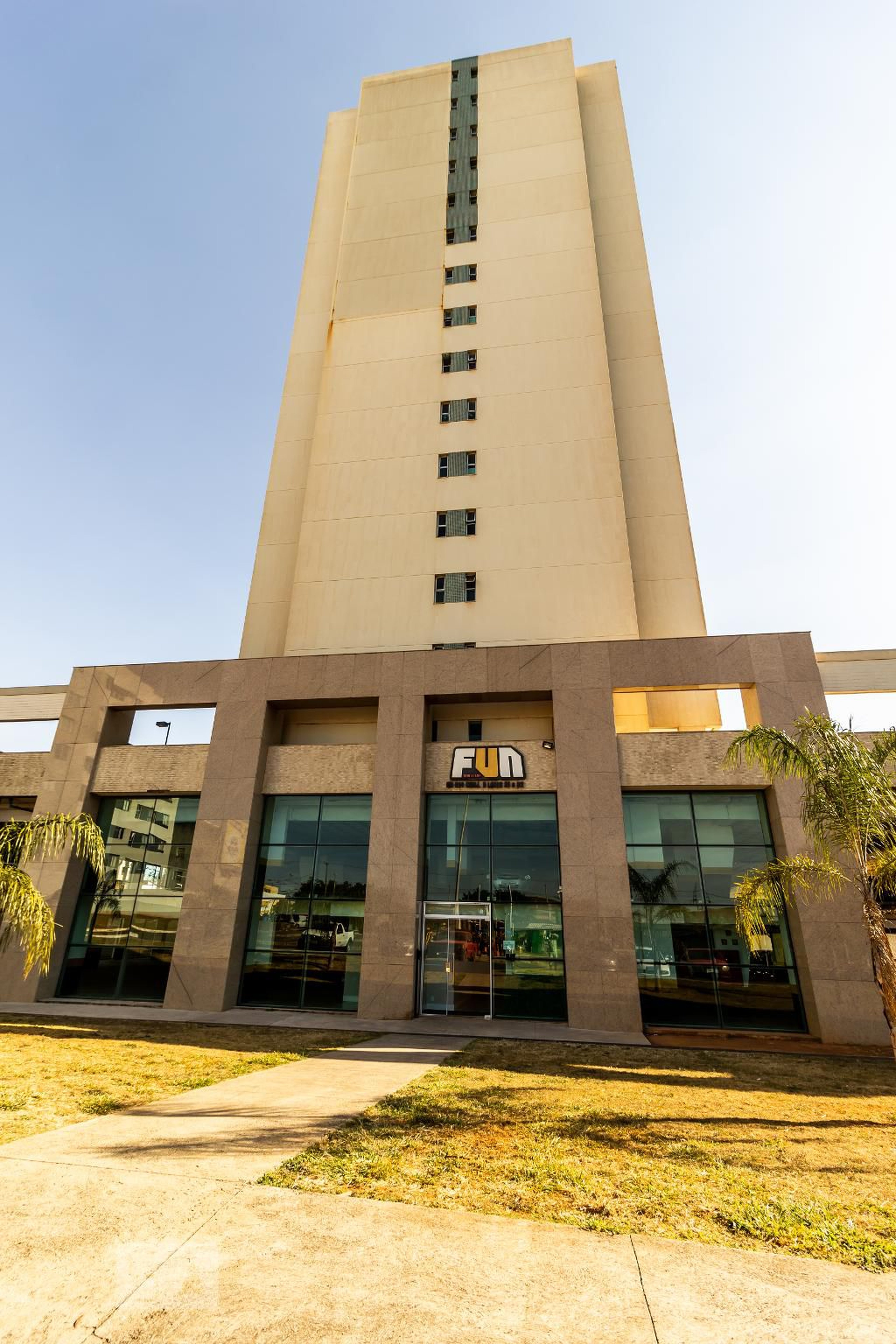 Fachada Condomínio em Qn 614 Conjunto D, 1/2