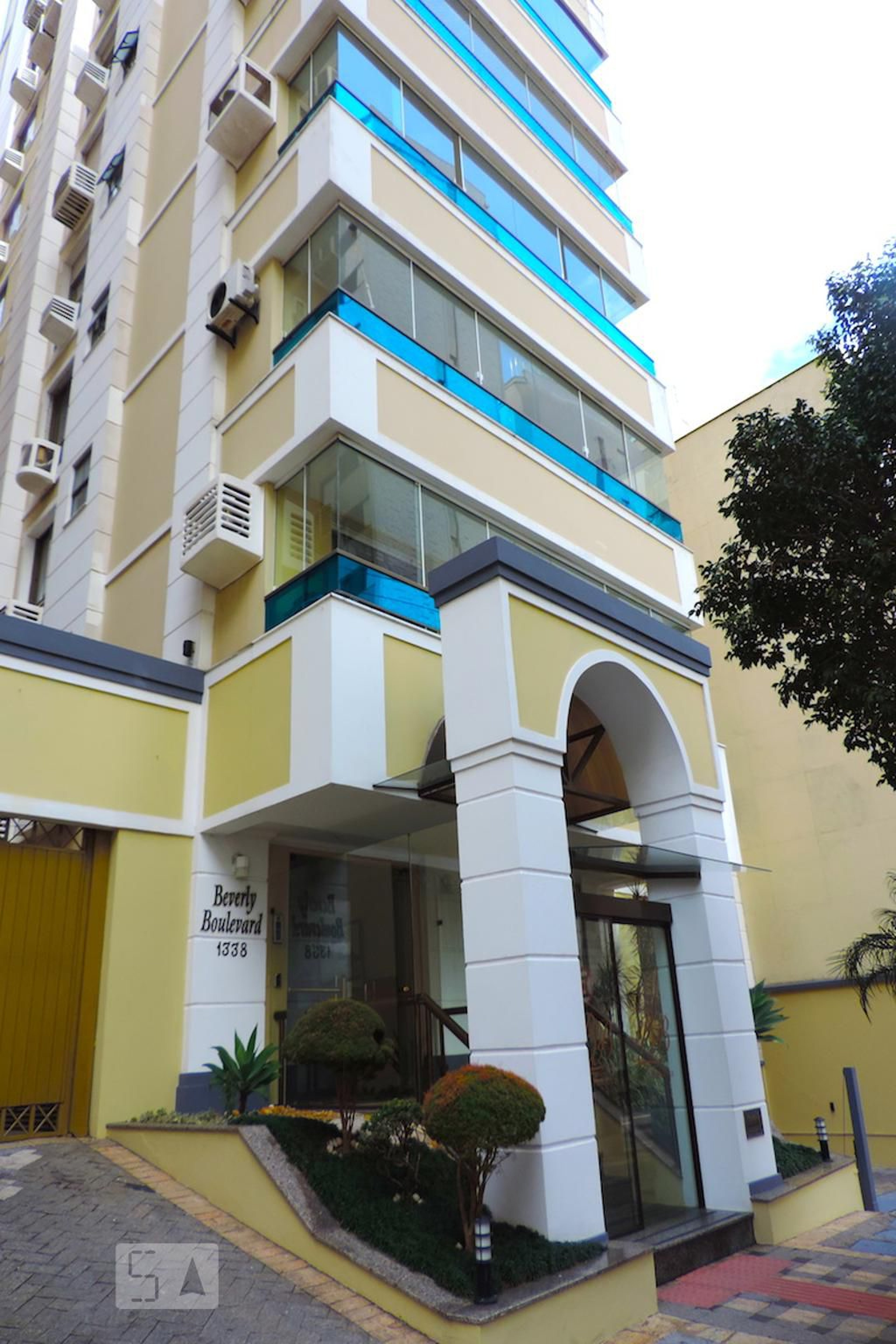 Fachada Condomínio Beverly Boulevard Residence