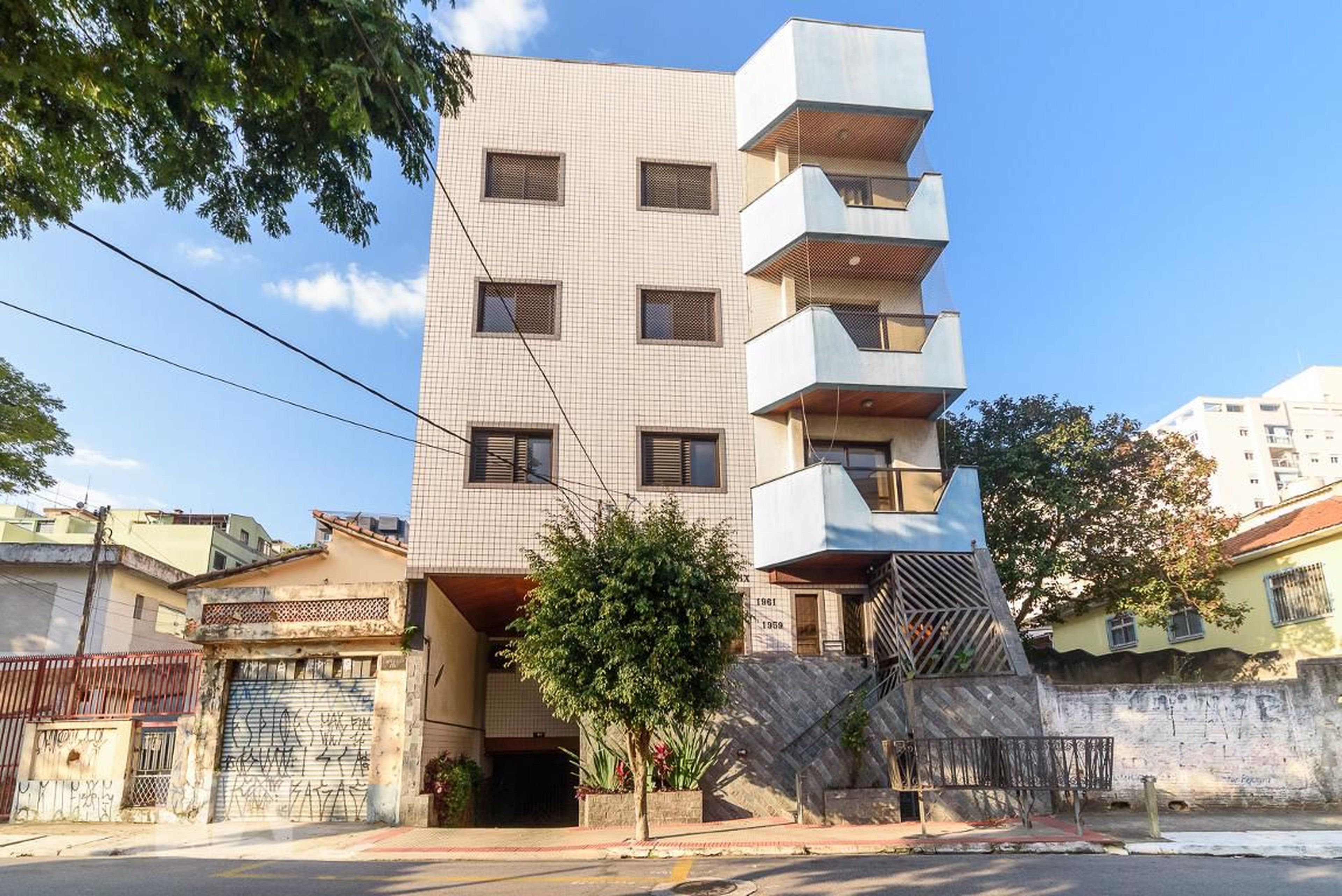 Fachada do Condomínio Edifício Bellatrix