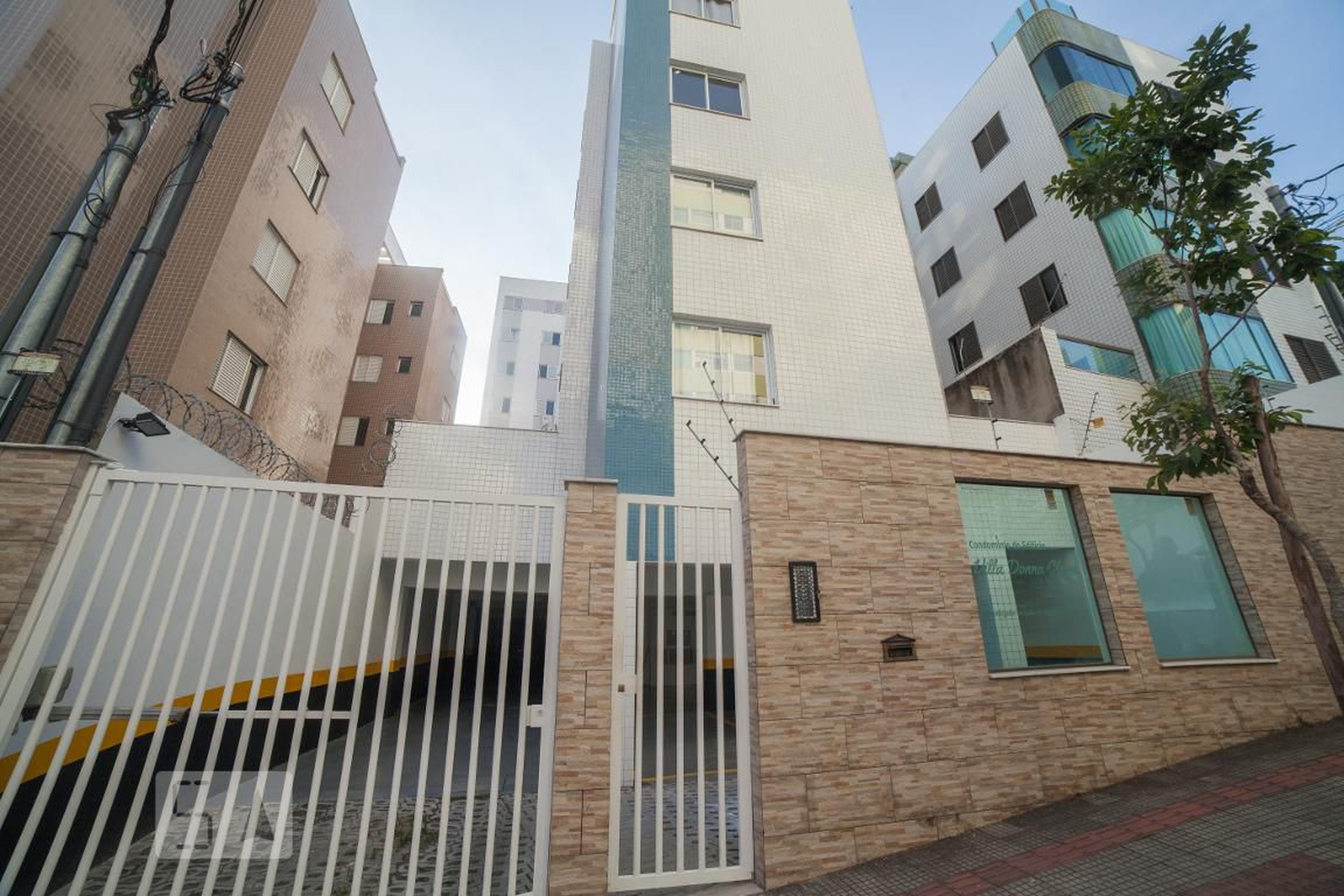 Fachada Condomínio em Rua Desembargador Fernando Bhering, 141