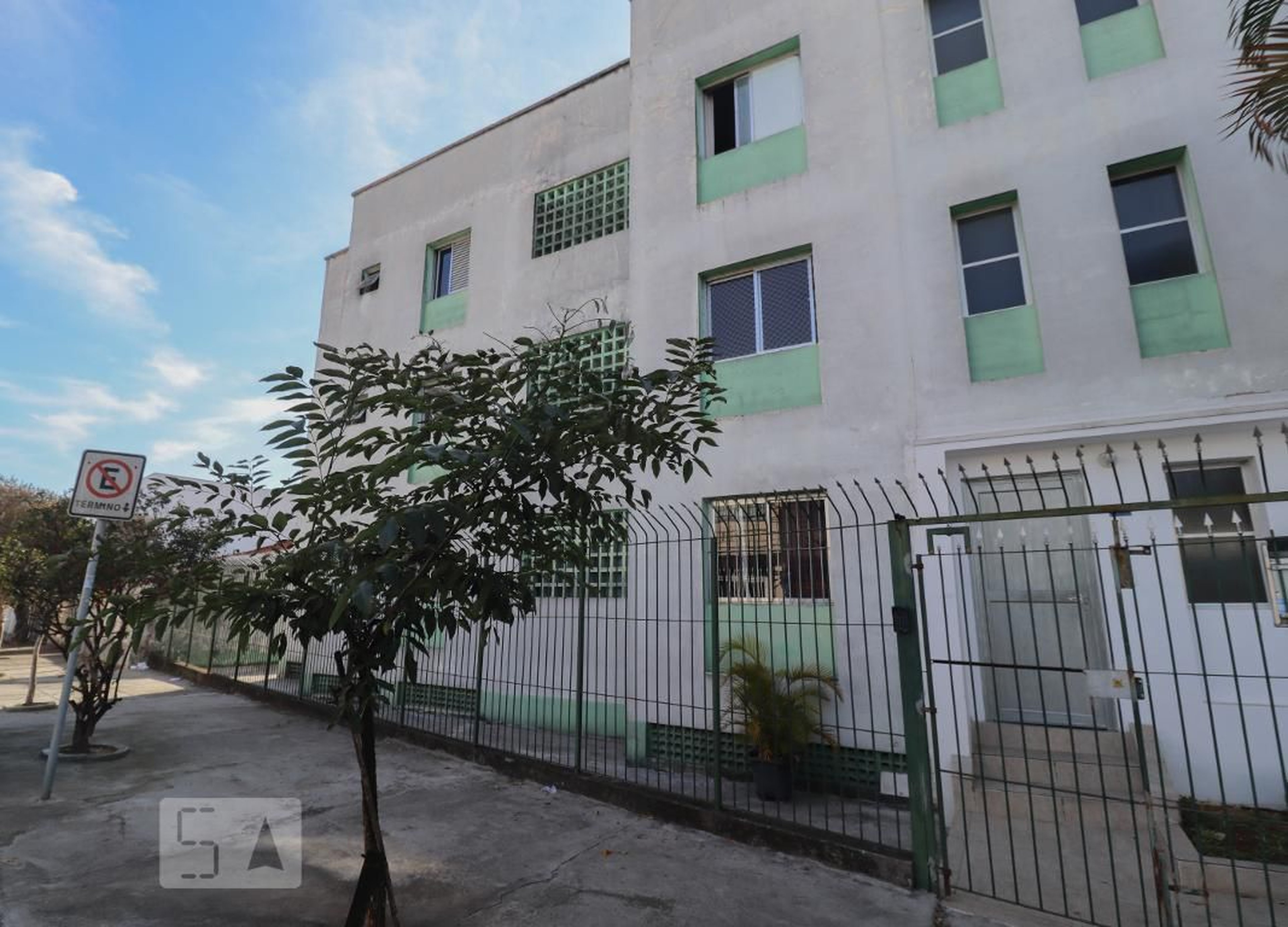 Fachada Condomínio em Avenida João Bernardo Medeiros, 394