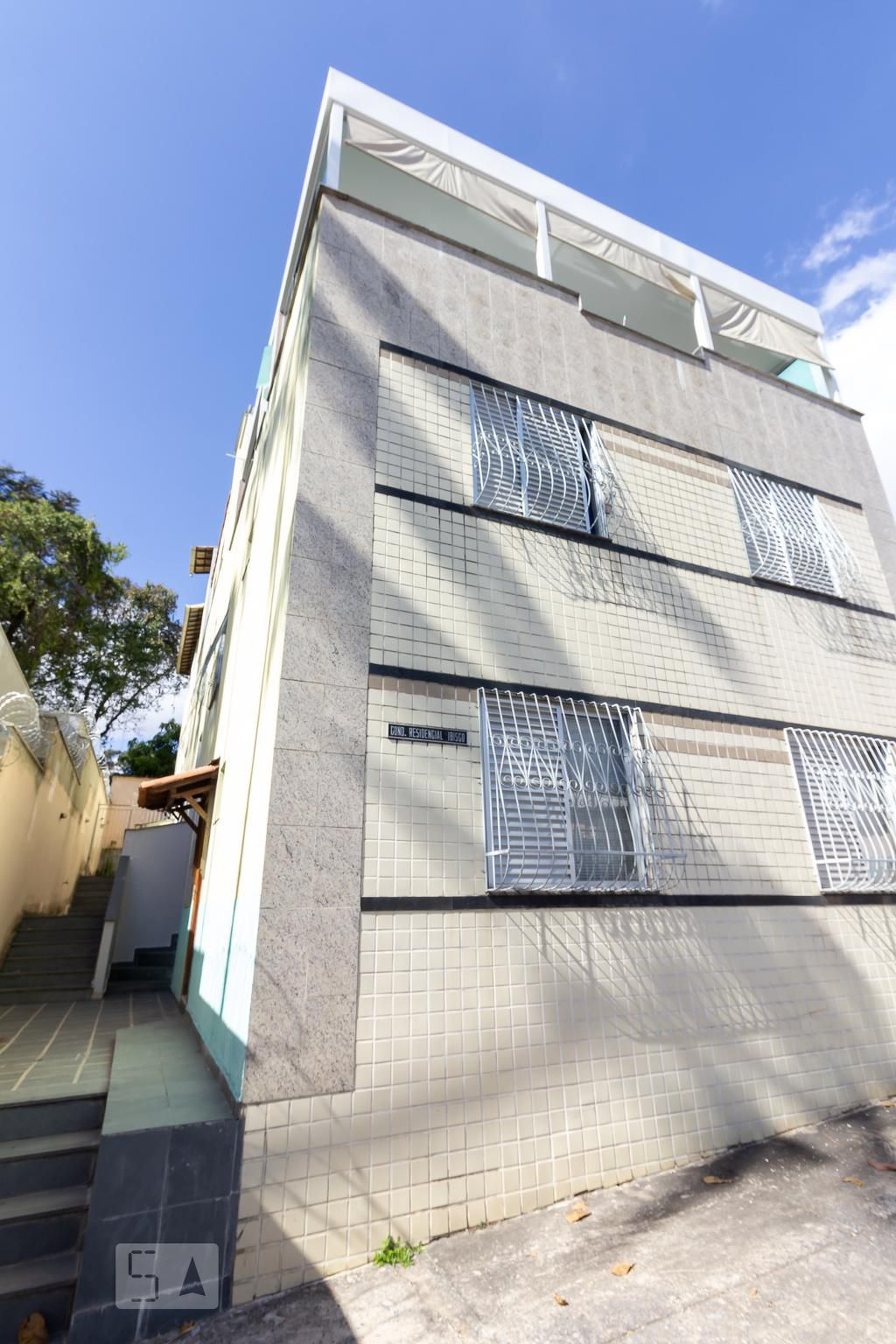 Fachada Condomínio em Rua Augusto Moreira, 336