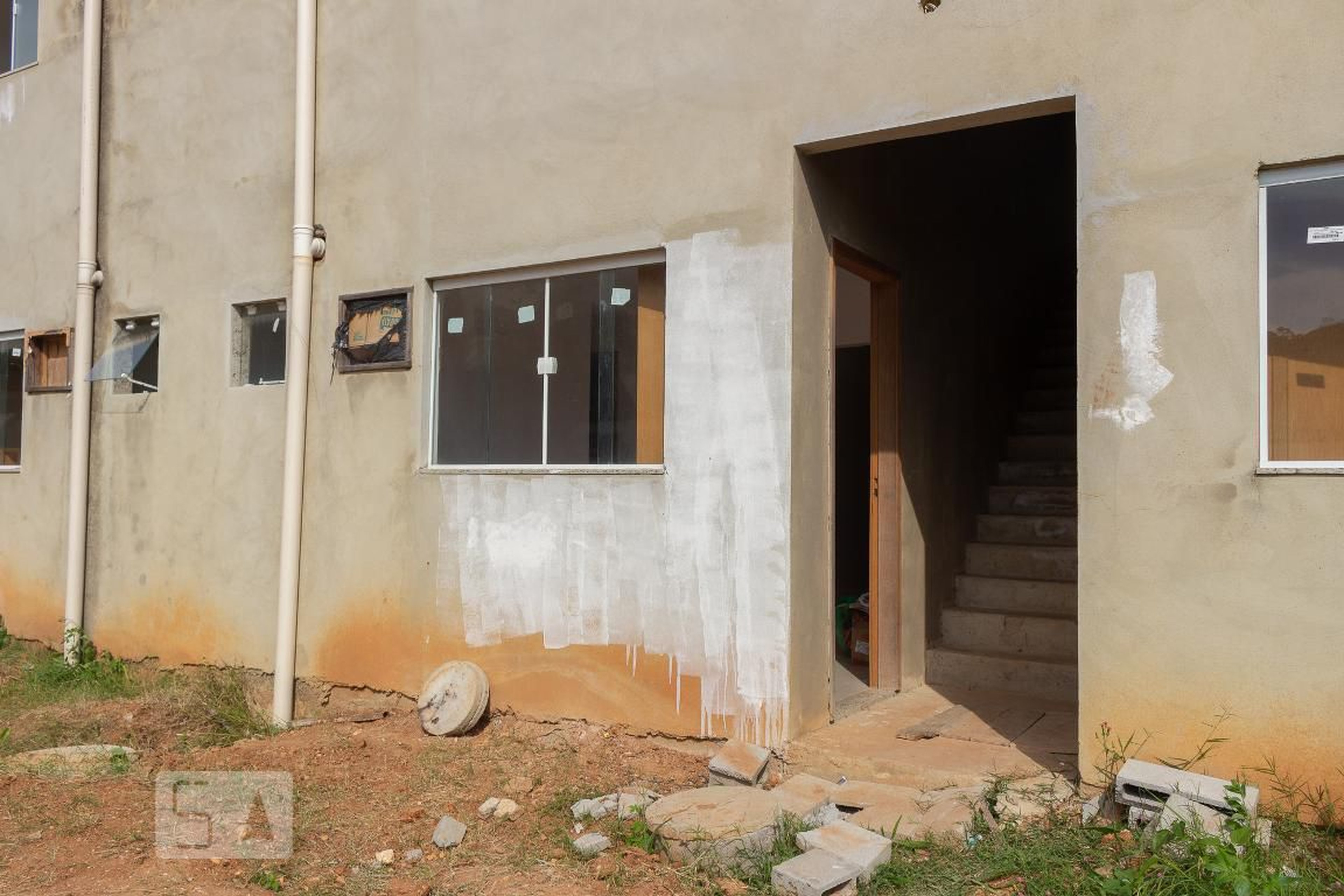 Fachada do prédio Condomínio em Estrada do Tingui, 2570