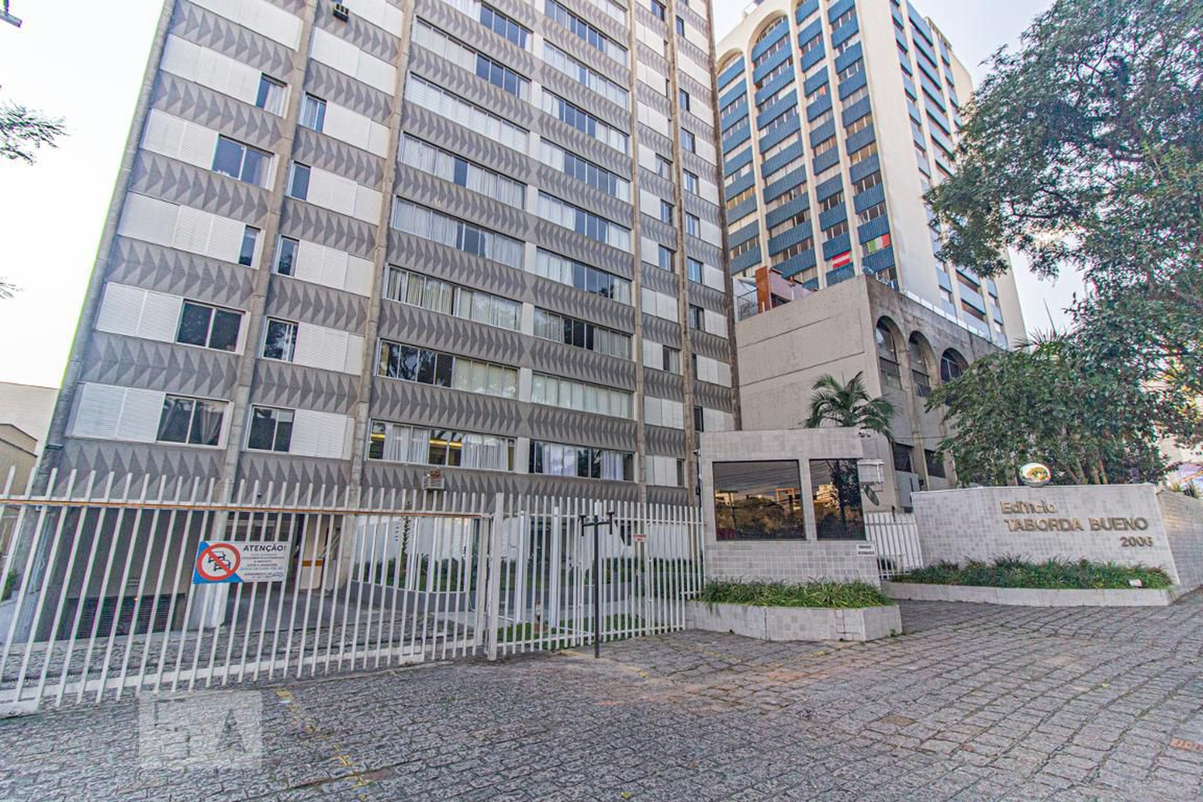 Fachada do Condomínio Edifício Taborda Bueno