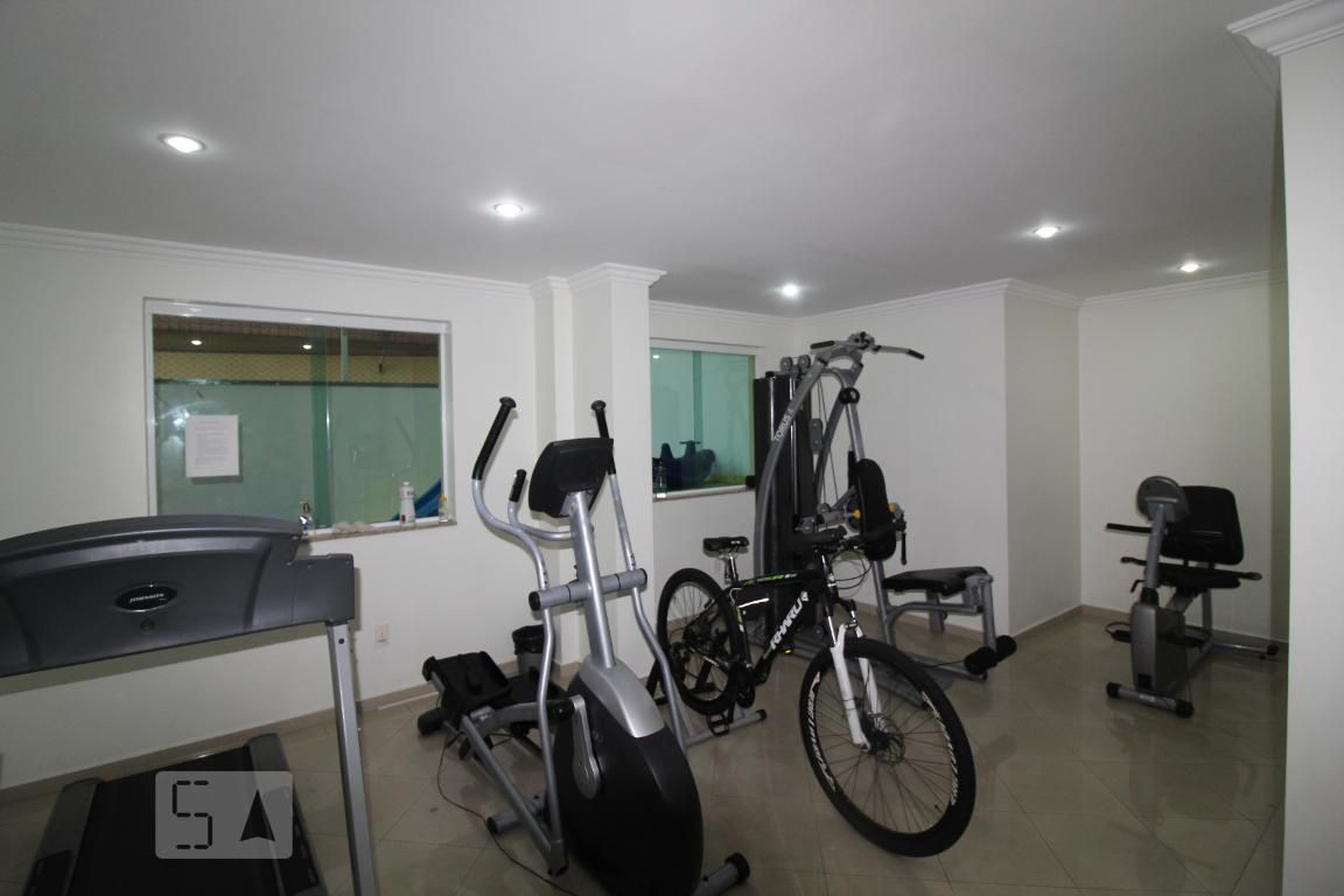 Academia - Edificio Majenta