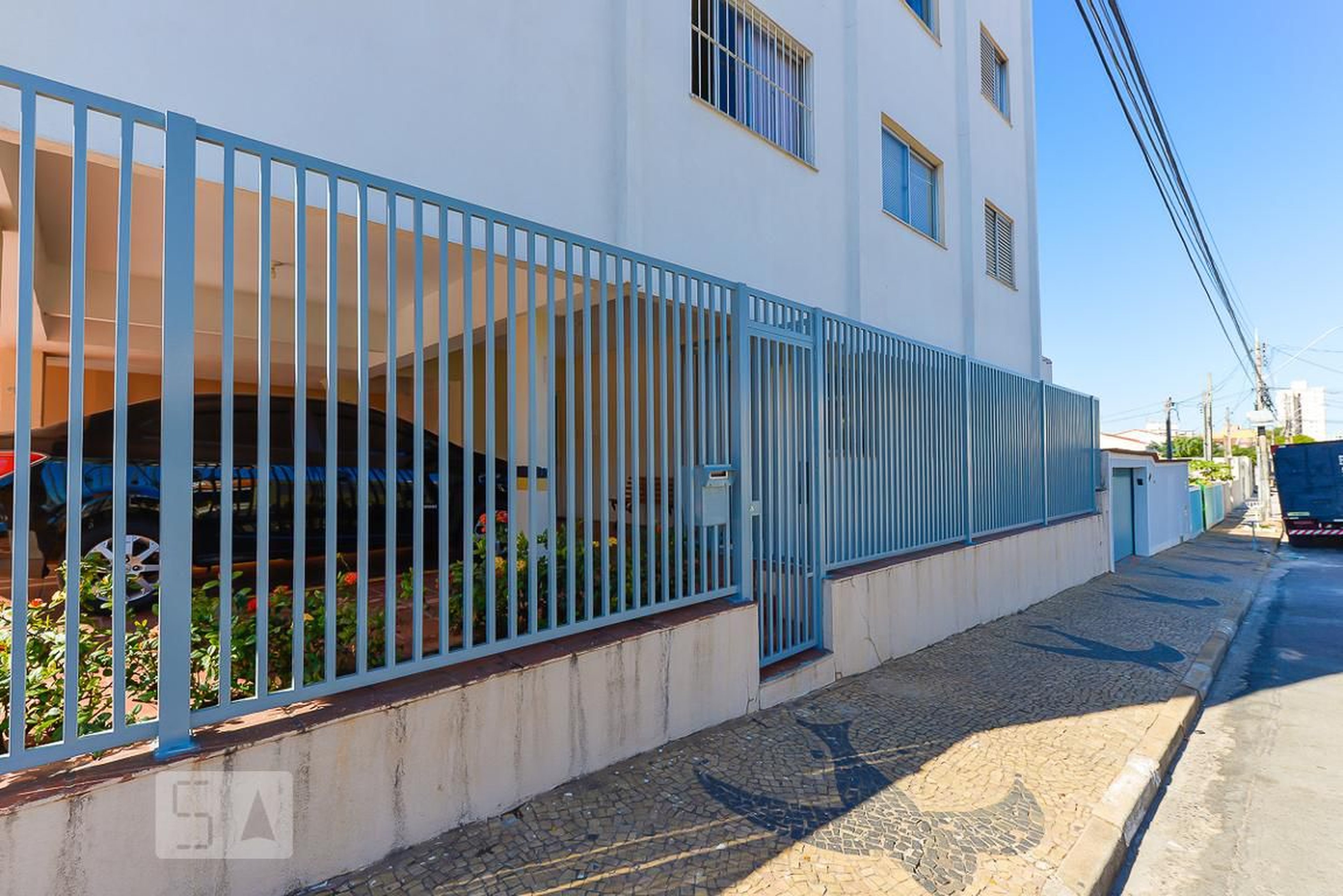 Fachada Condomínio em Rua Dona Licínia Teixeira de Sousa, 545