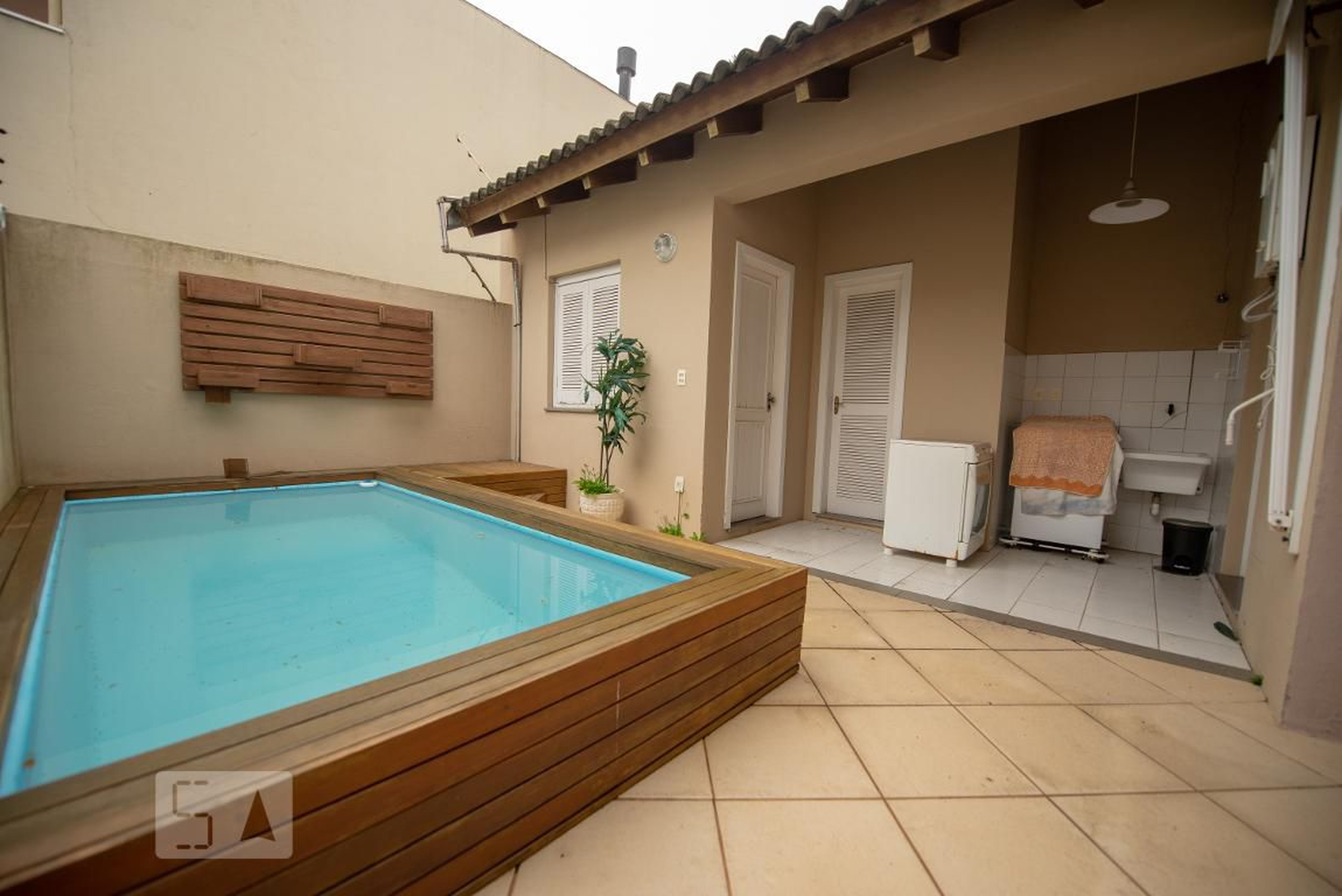 Piscina - Rondom Village