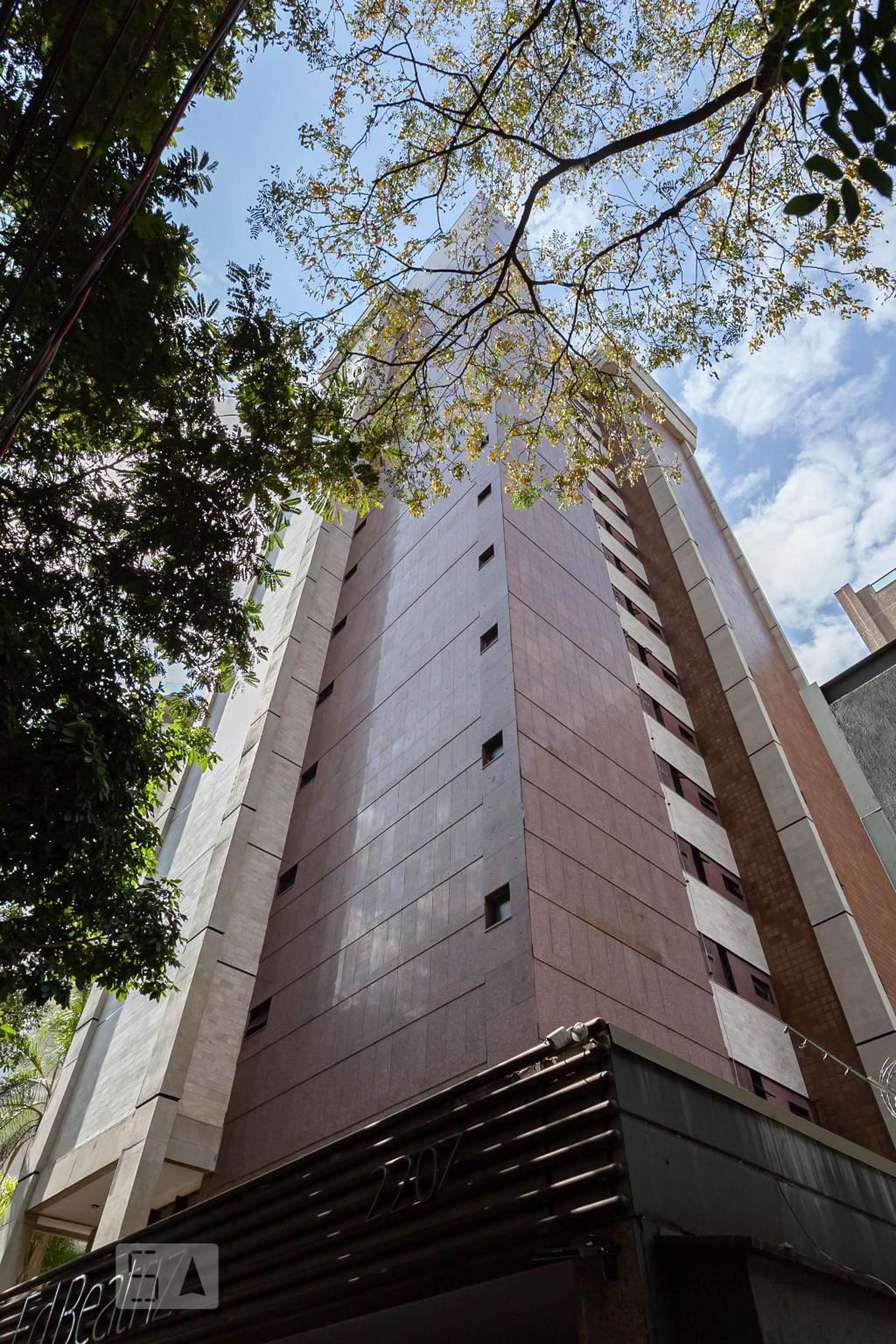 Fachada do prédio Condomínio em Rua São Paulo, 2207