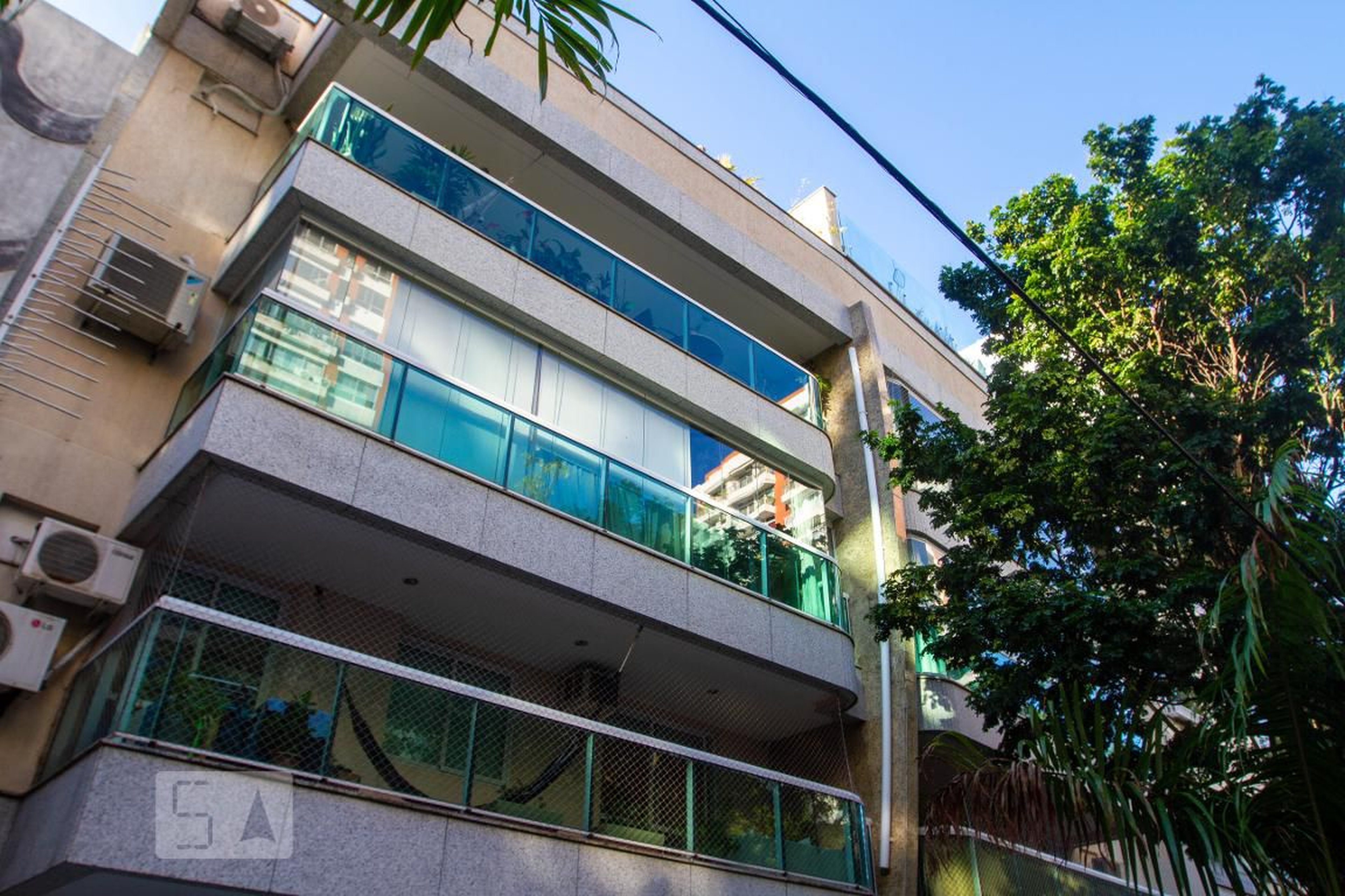 Fachada do Prédio Condomínio em Rua Barão da Torre, 468