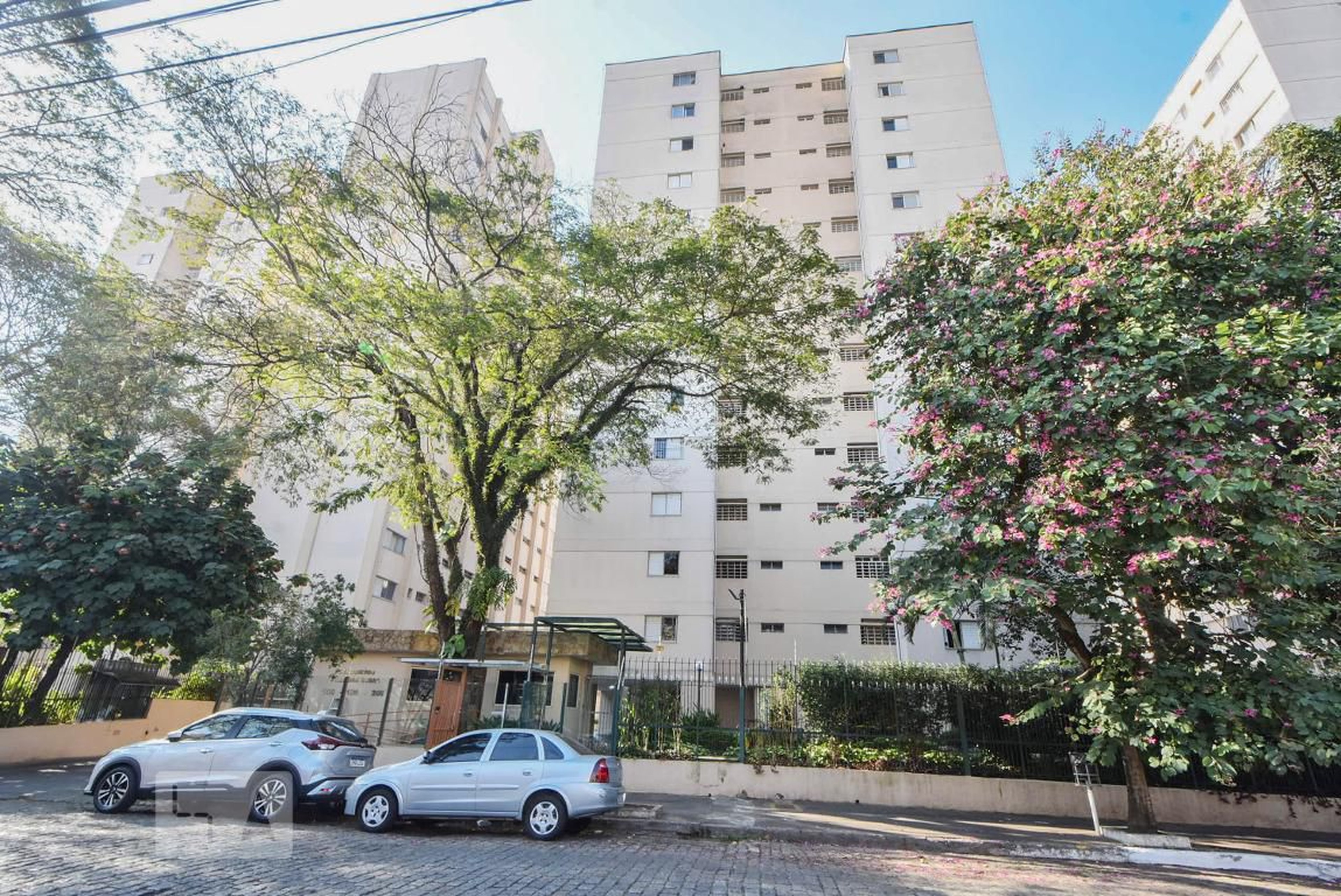 Prédio Condomínio Villa das Rosas