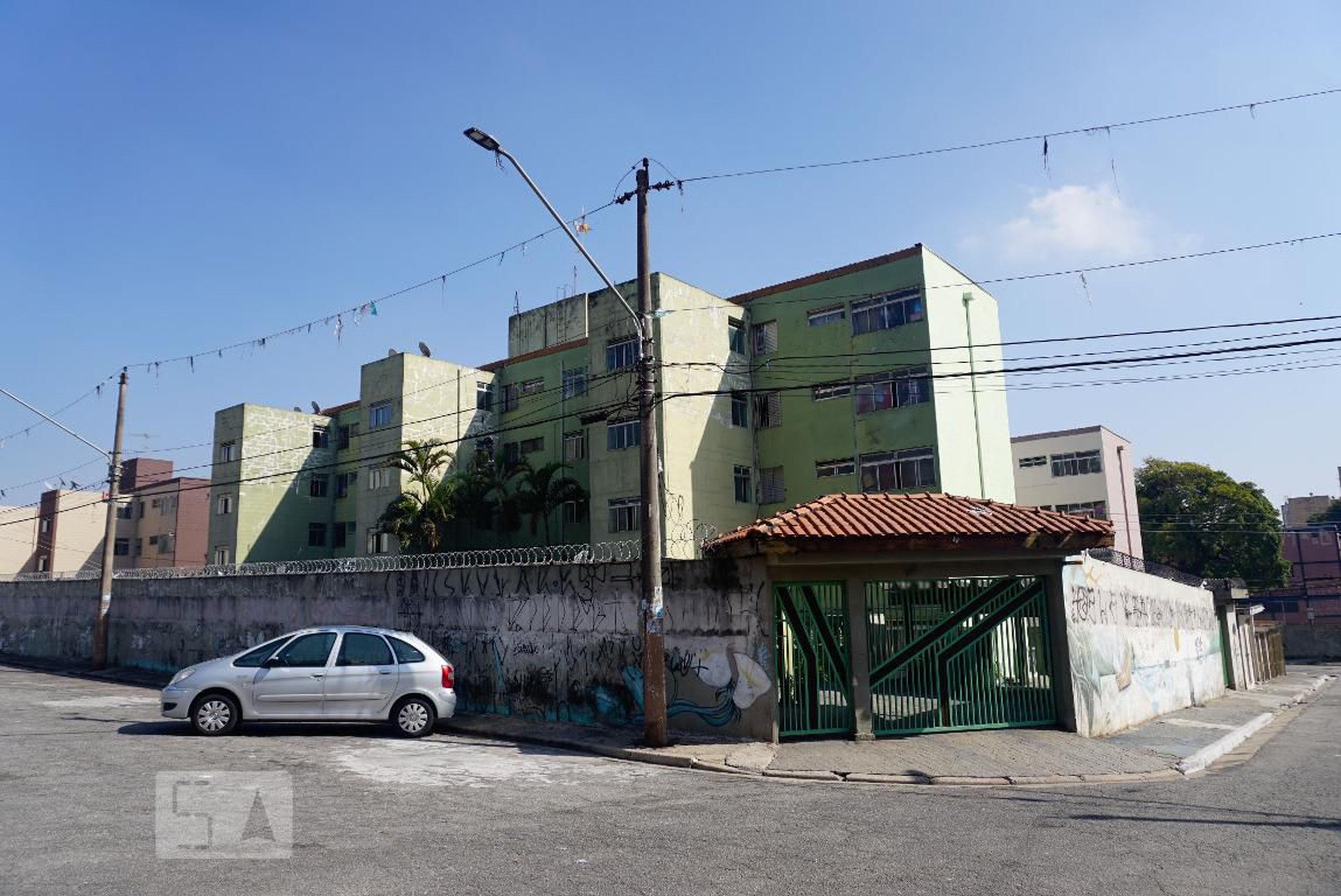 Fachada do Condomínio Condomínio Veneza I