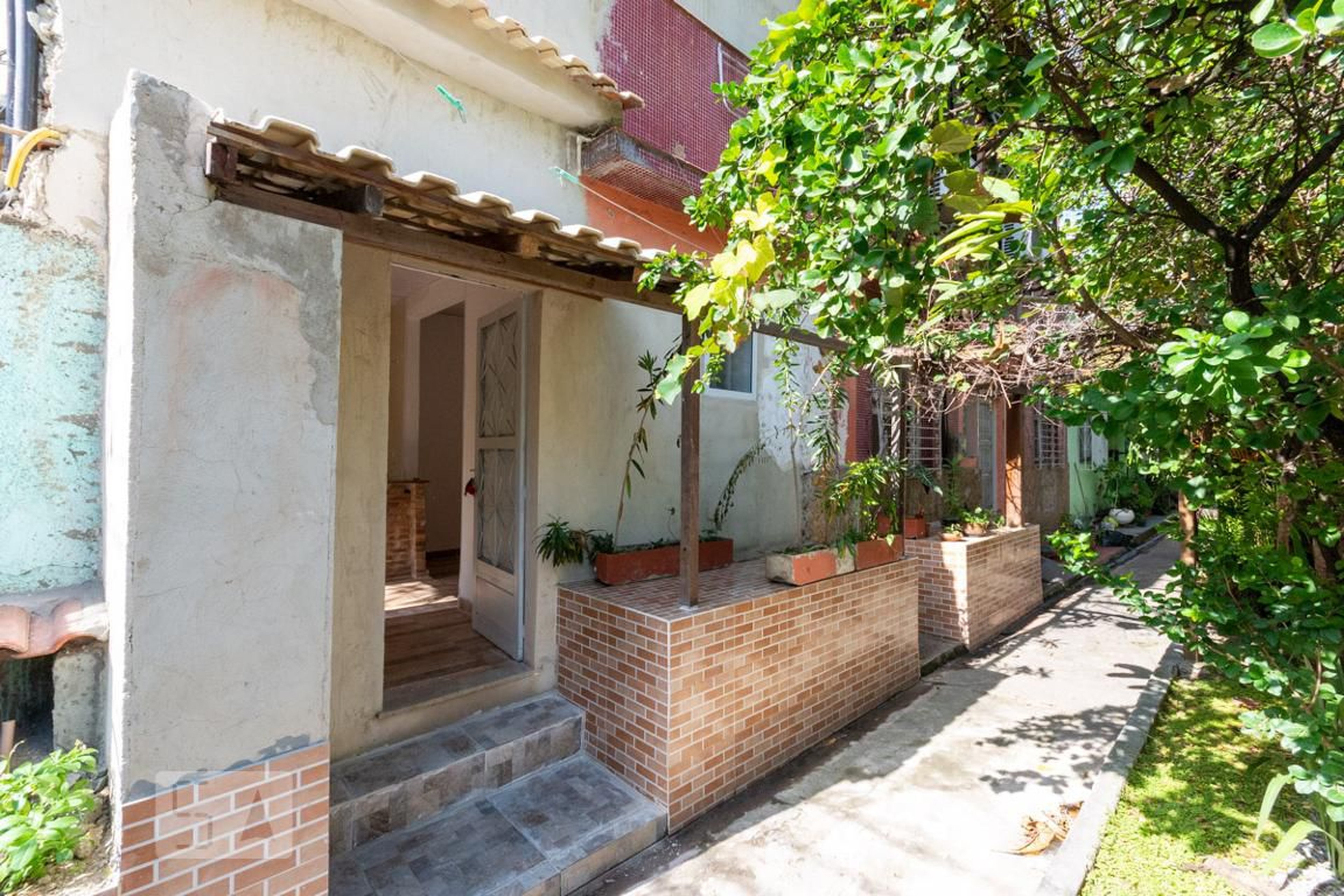 Fachada Condomínio em Rua Maxwell, 395