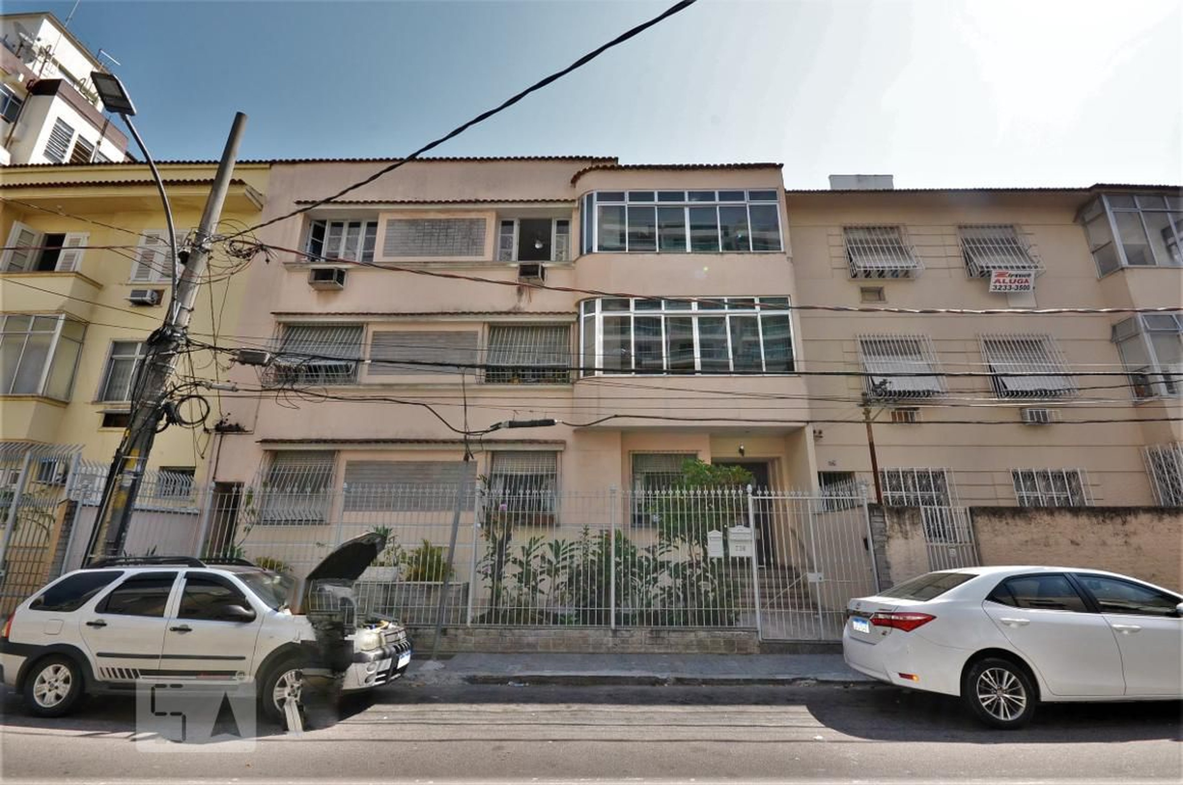 Fachada Condomínio em Rua Sorocaba, 336