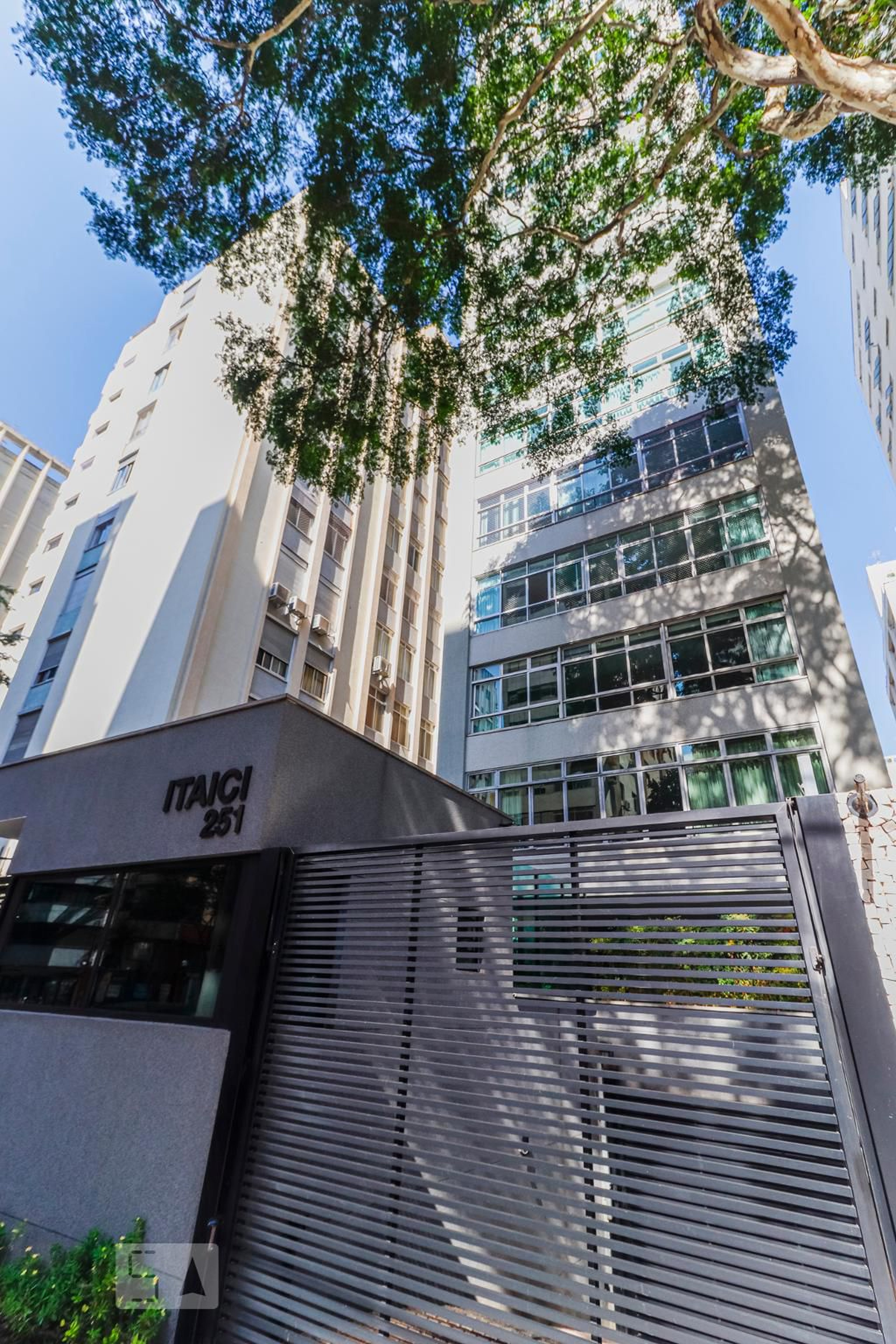 Fachada Condomínio Itaici