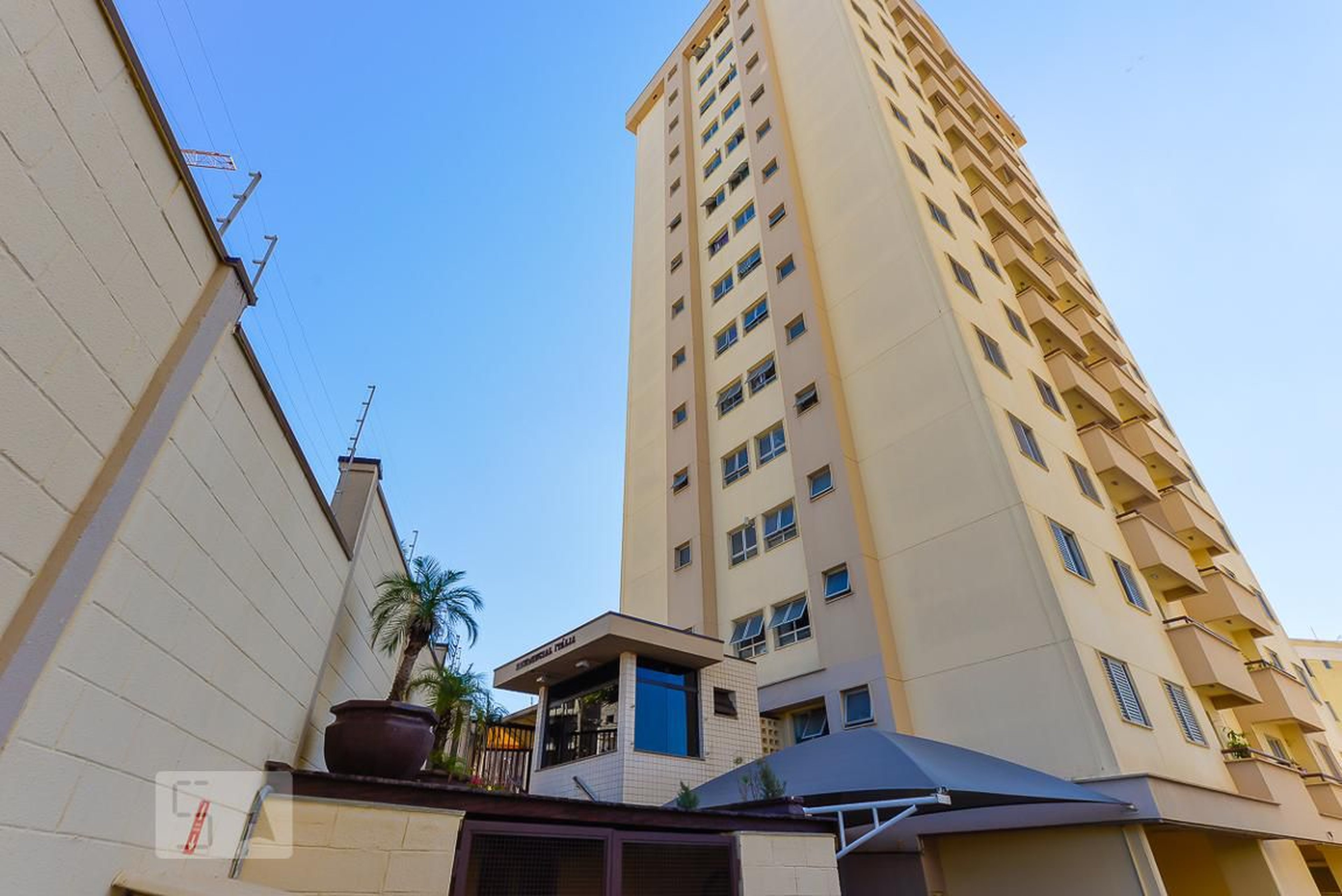 Fachada Condomínio em Rua Joaquim Nabuco, 147