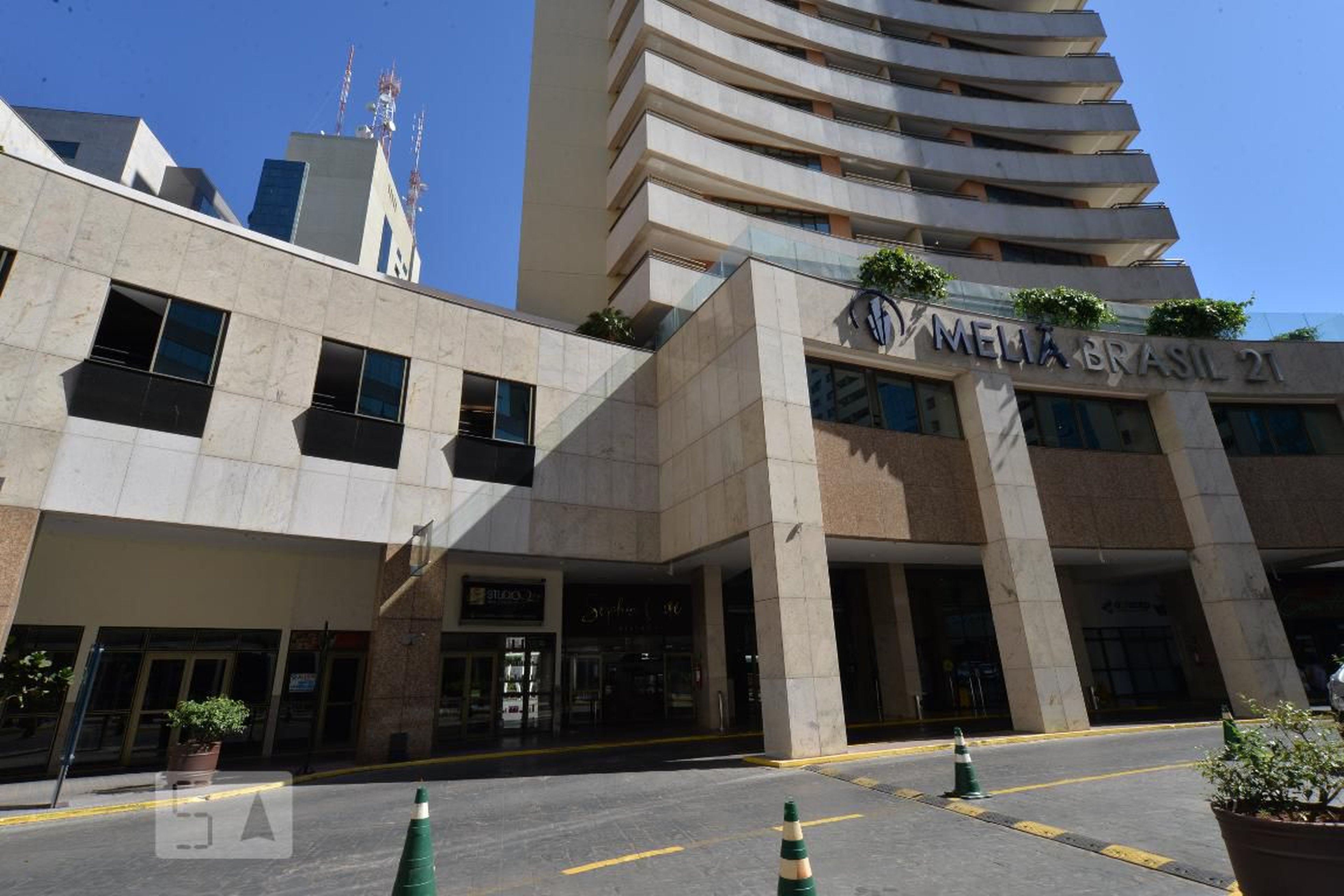 Fachada Condomínio Melia Brasil 21