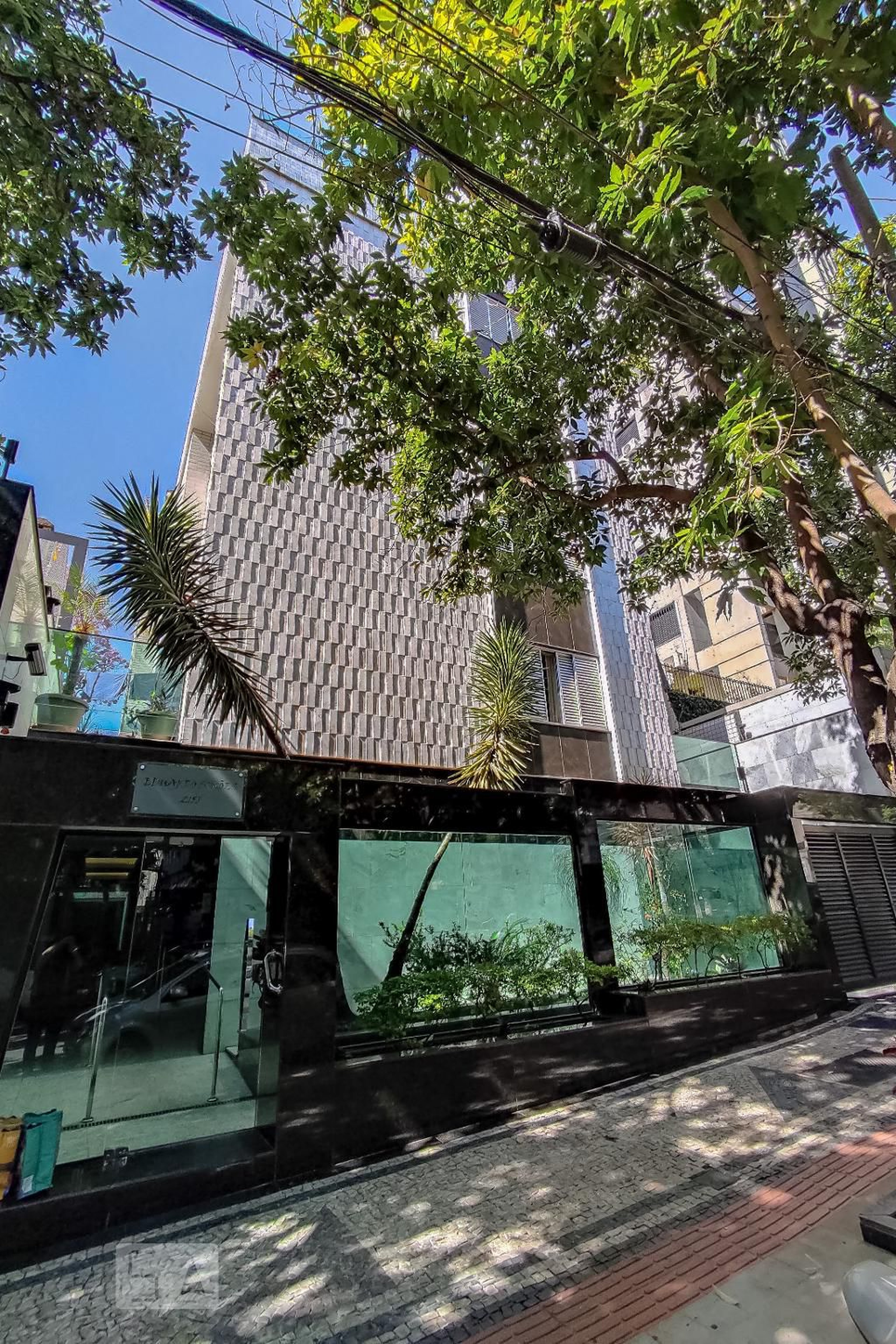 Fachada Condomínio Eduardo Simões