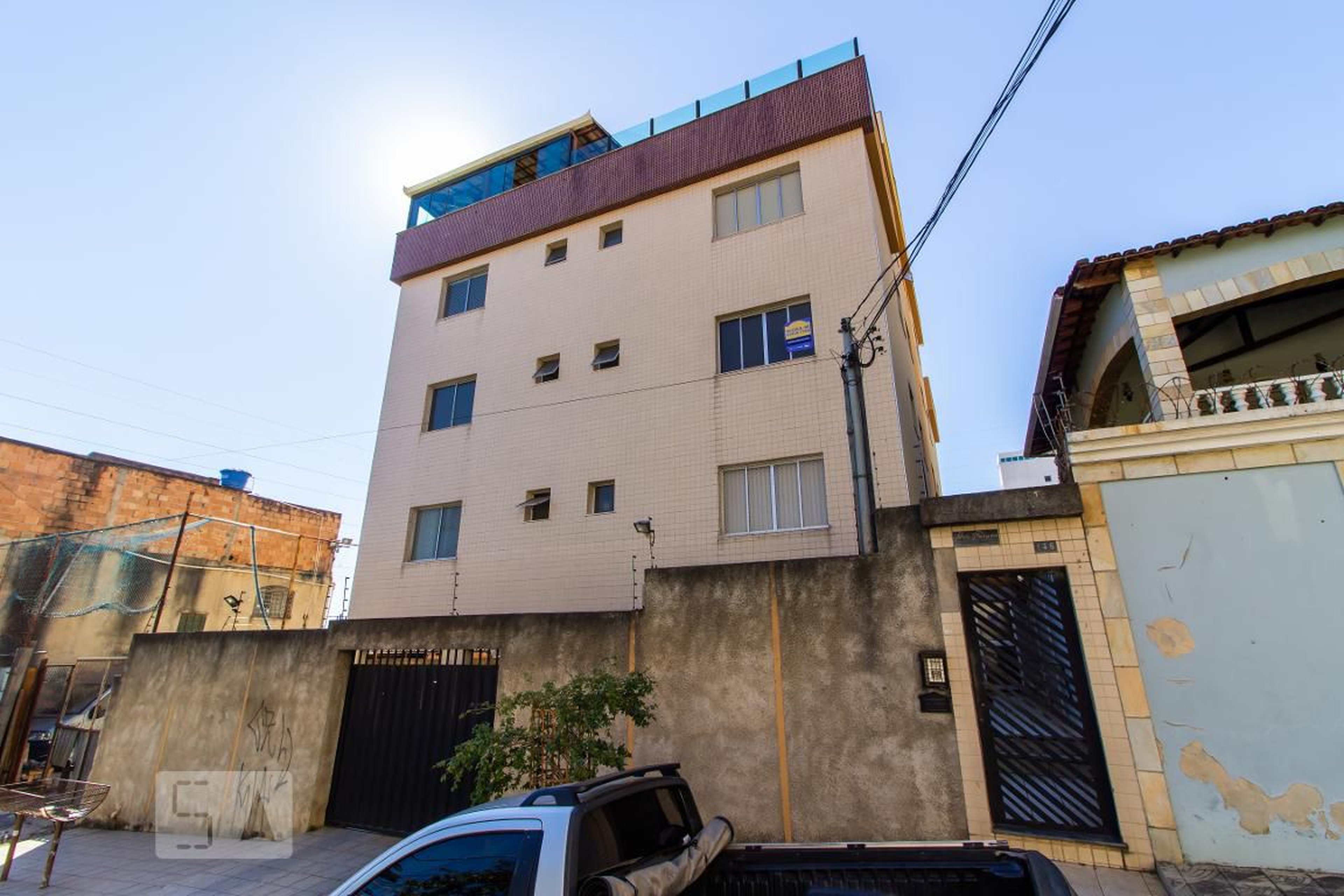 Fachada Condomínio em Rua Netuno, 146