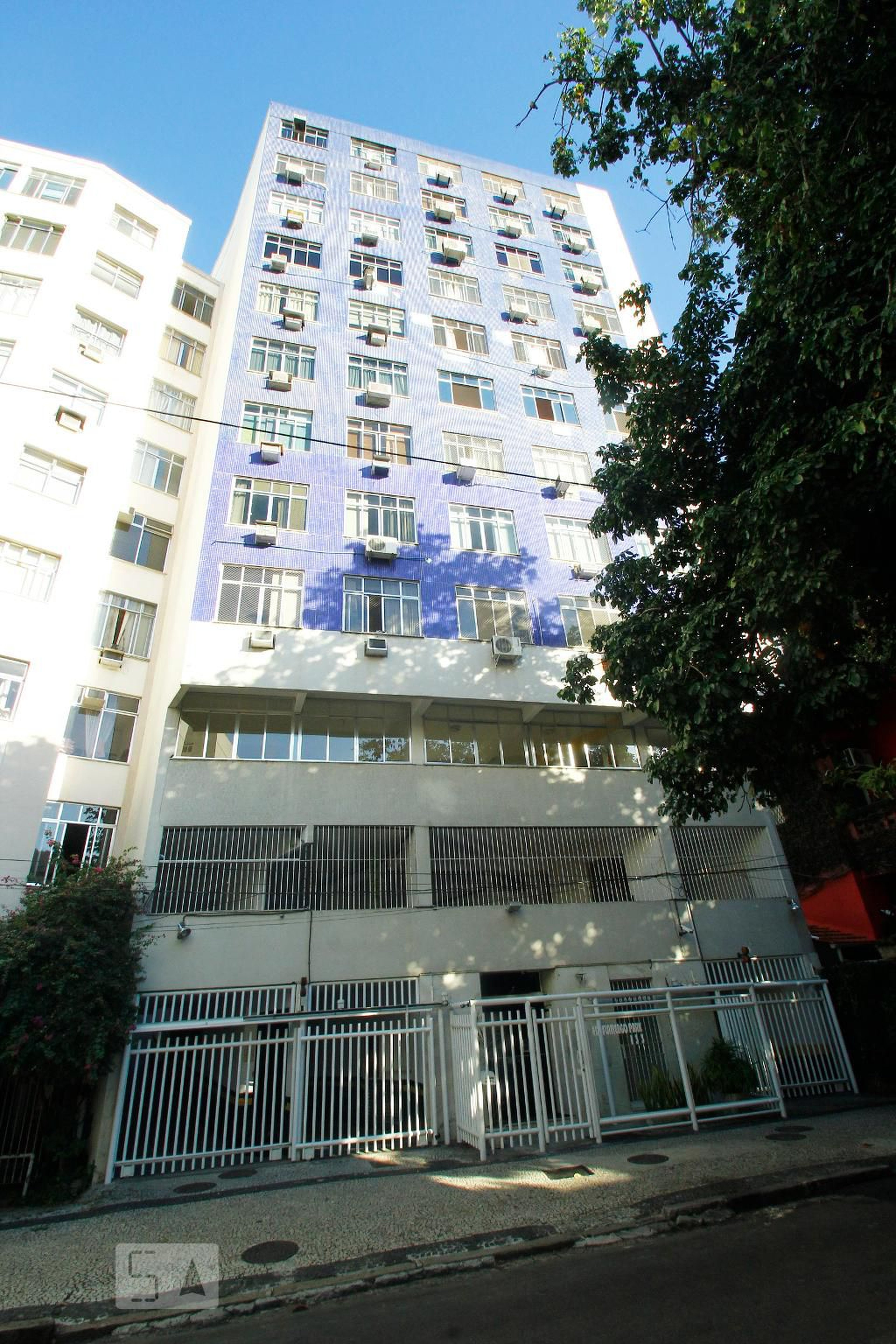 Fachada do Prédio Condomínio em Rua Conde de Baependi, 133