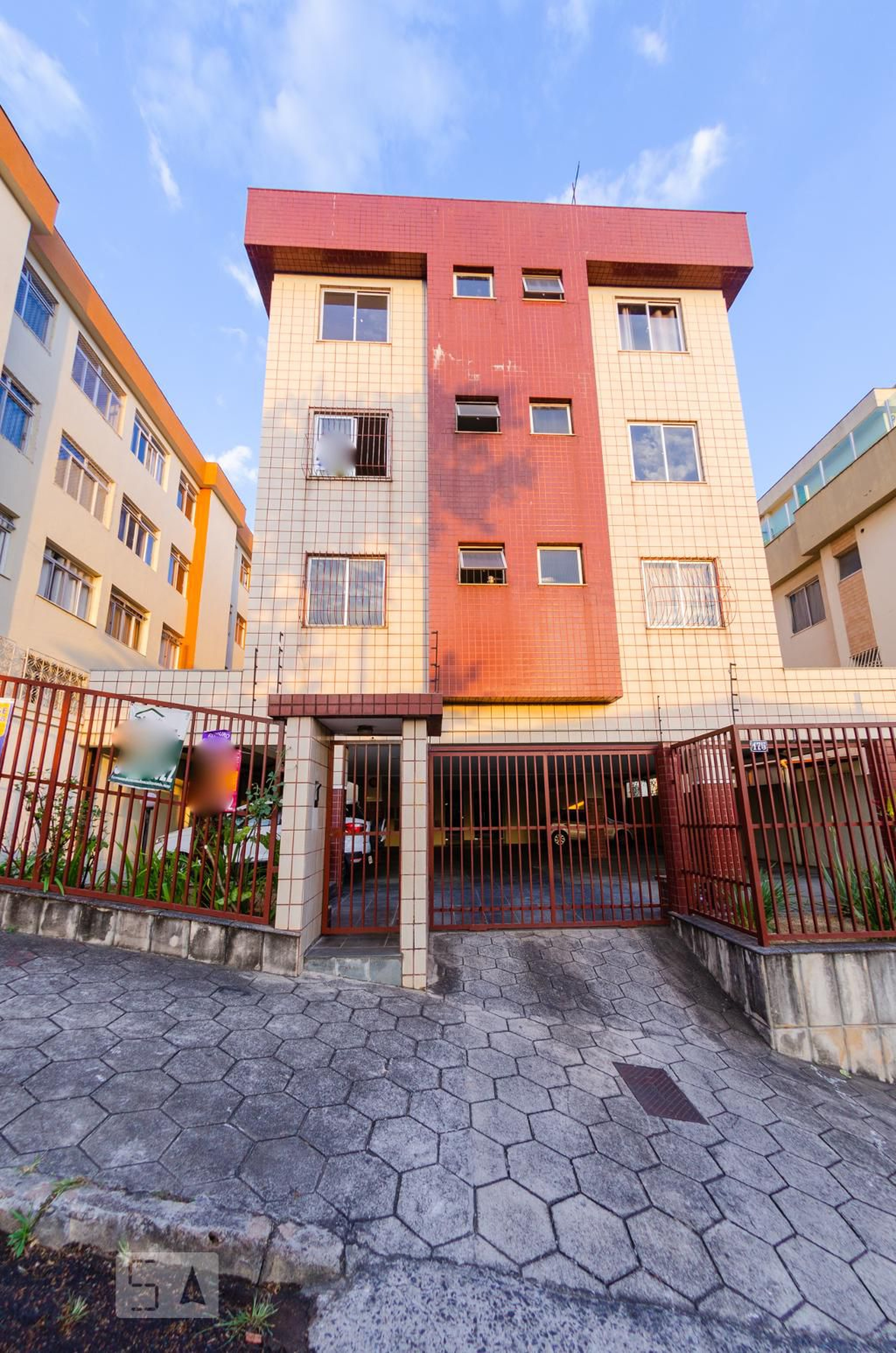 Fachada Condomínio em Rua Cardeal Vasconcelos Motta, 175