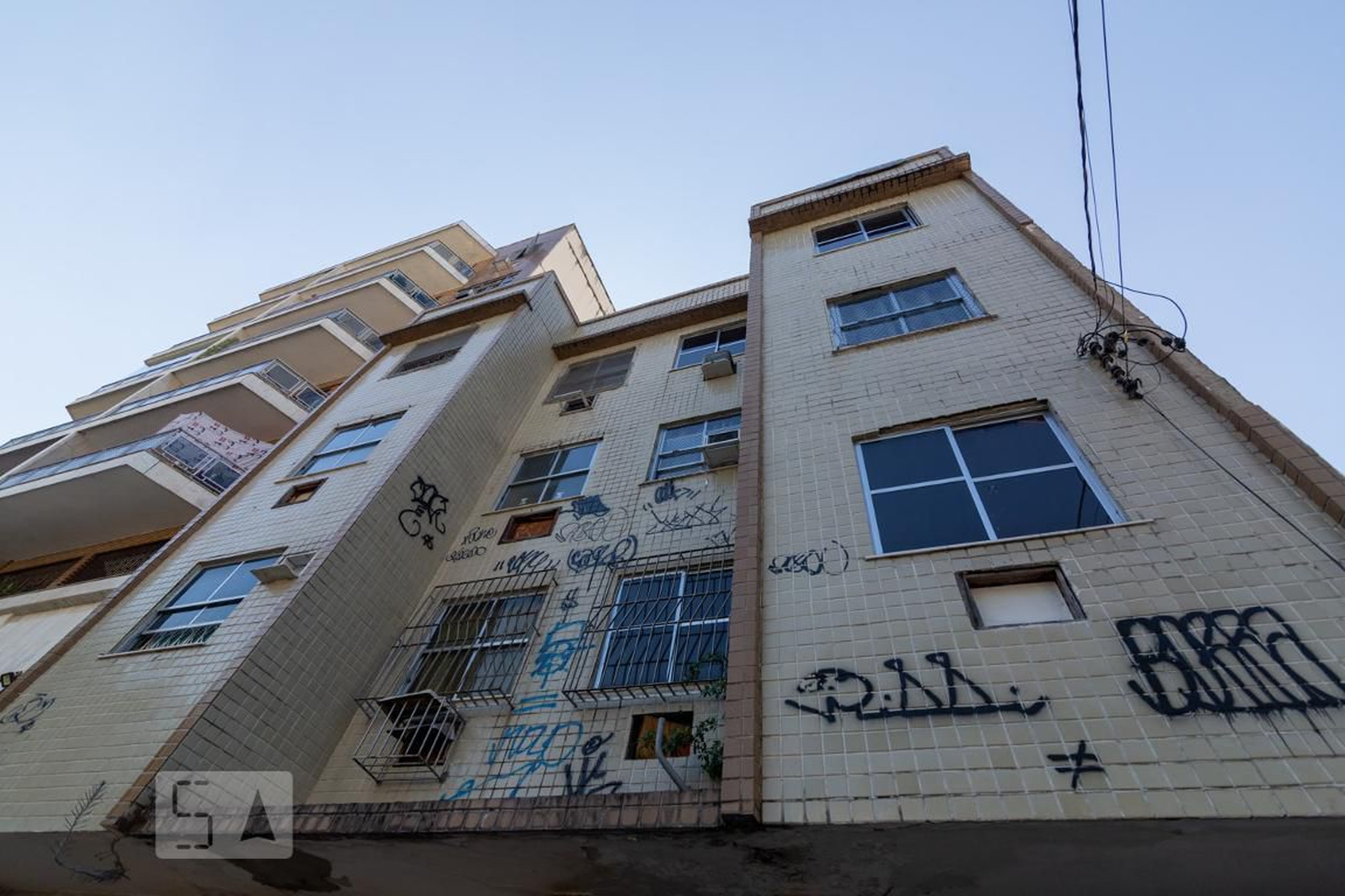 Fachada Condomínio em Rua Gastão Penalva, 16